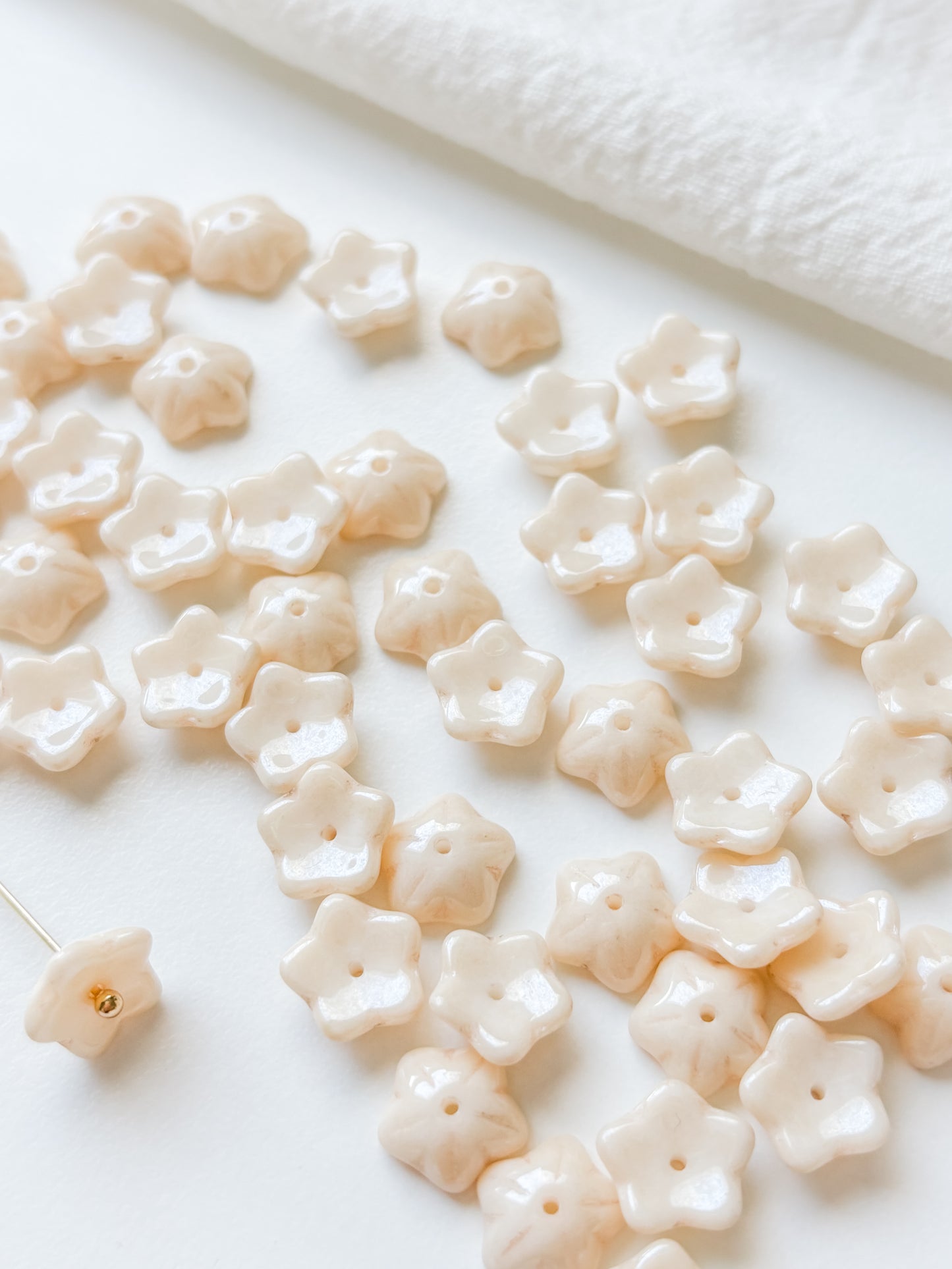 Glass bead flower 10mm, Czech, 10pcs