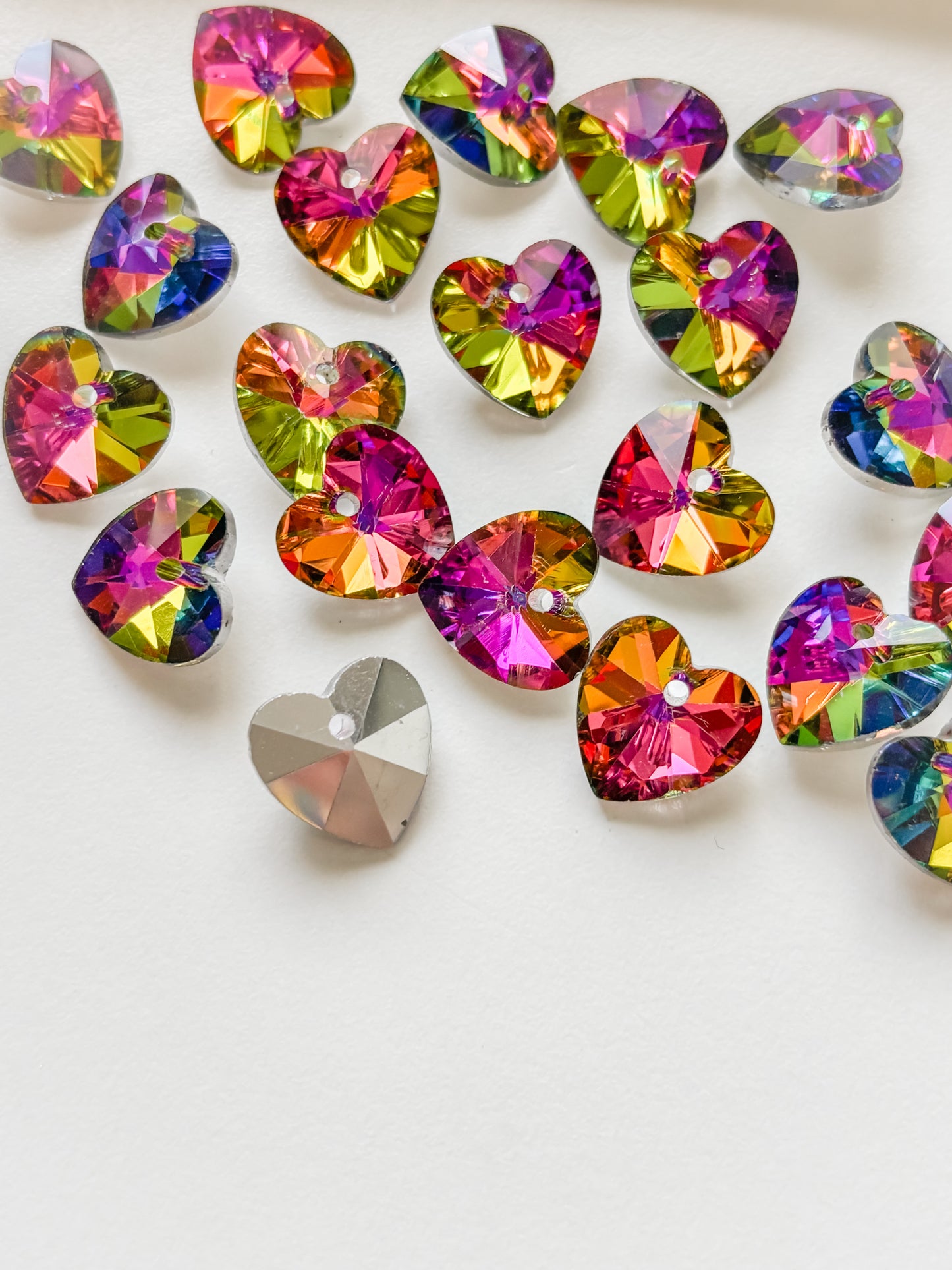 Glass pendant heart 14x8mm, 6pcs