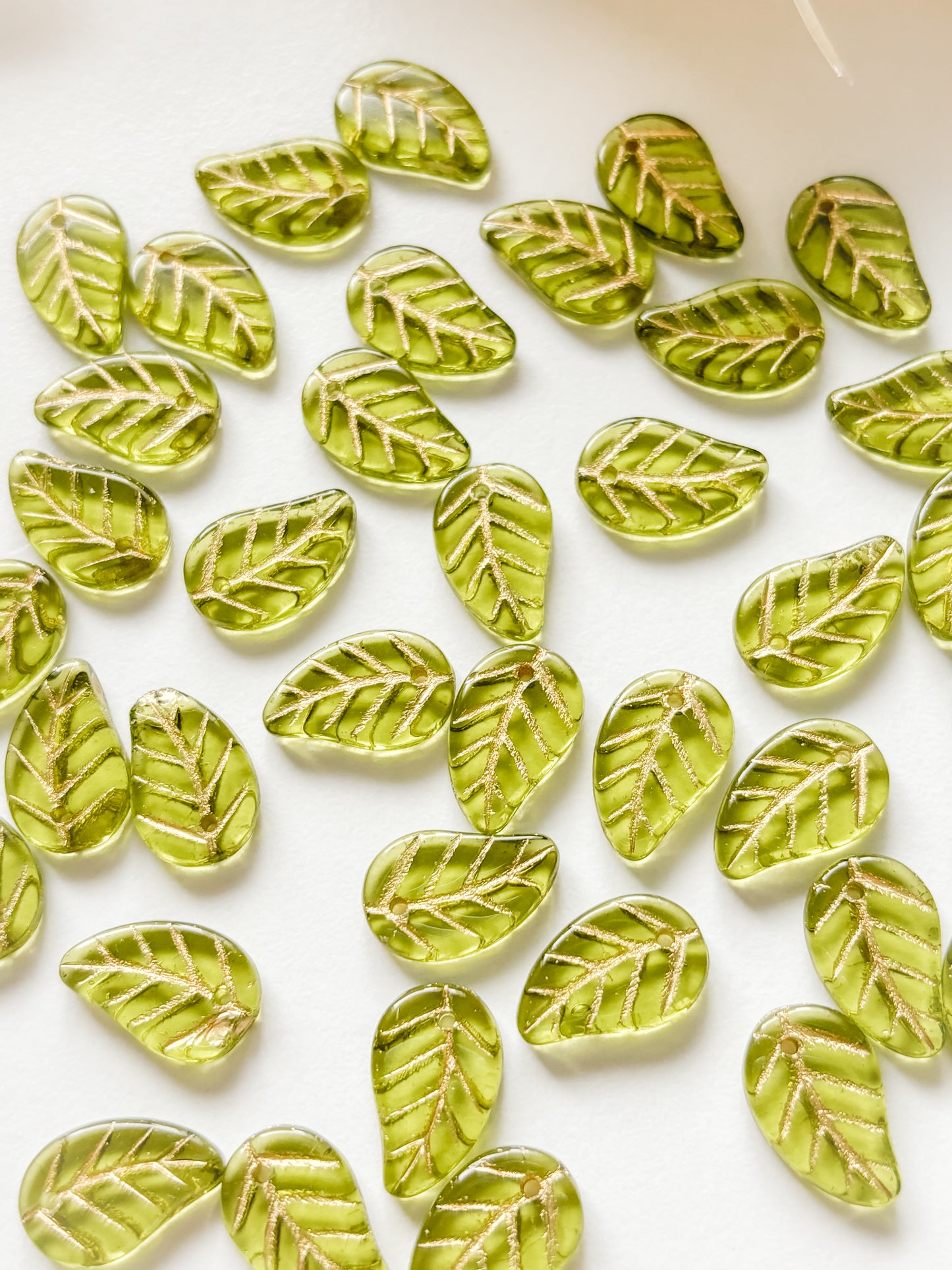 Glass pendant leaf 14x9mm, Czech, 10pcs