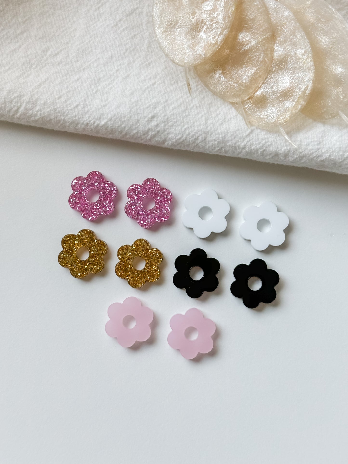 Pendant flower 16mm, 6pcs