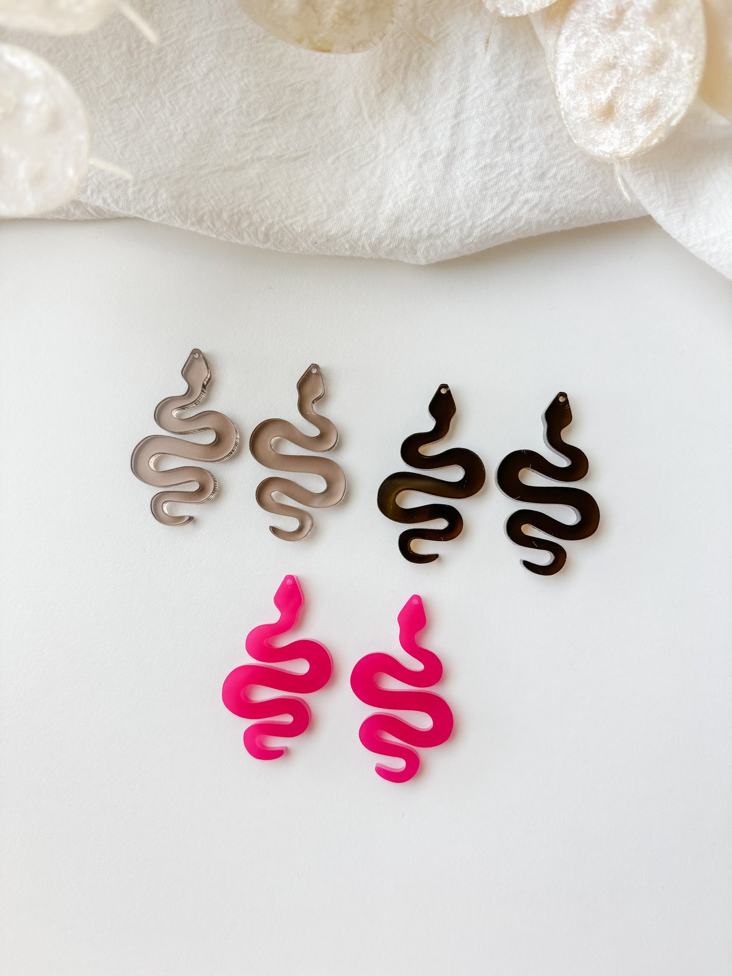Pendant snake, 1 pair