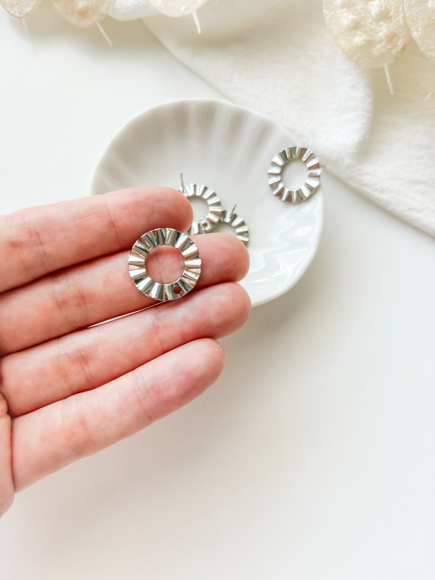 Earring stud 18mm, RST304, 1 pair