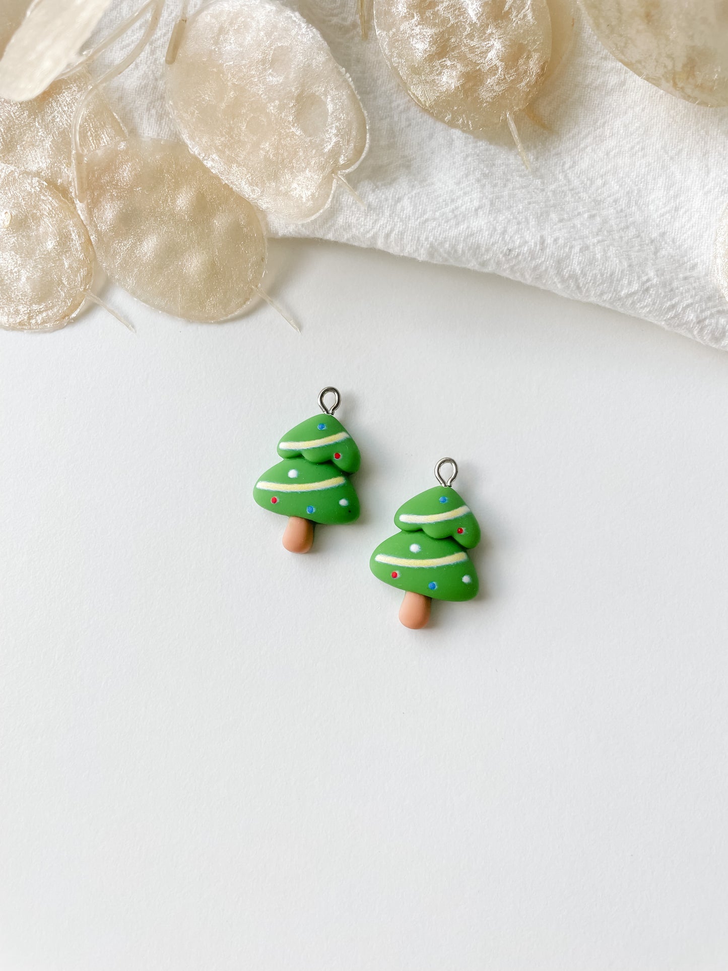Pendant Christmas tree 30x18mm, 1pc