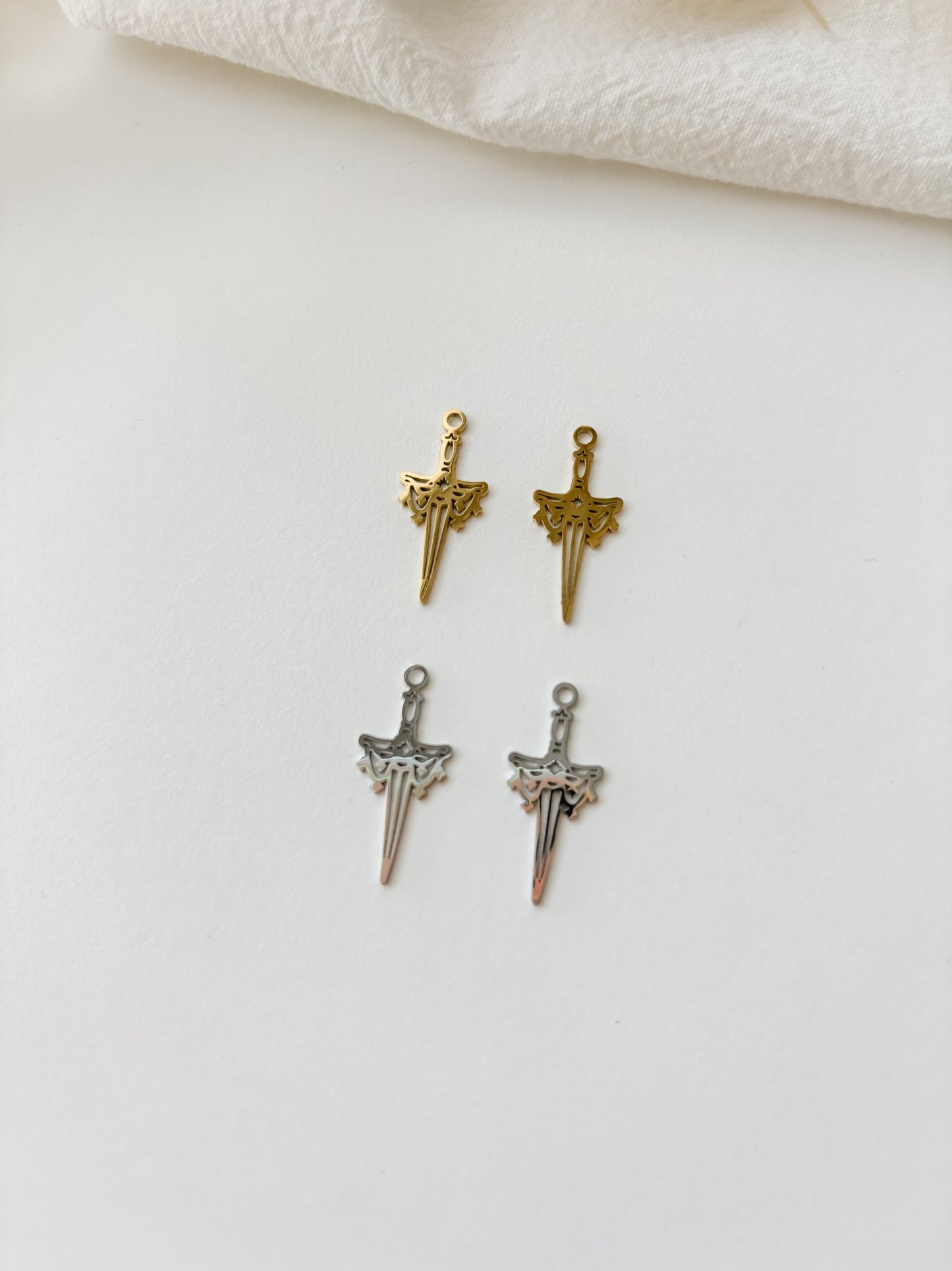 Hängsvärd Rst304, 23x10x1mm, 1st