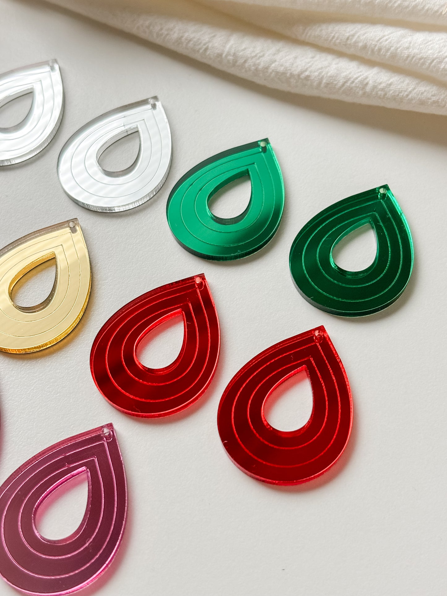 Pendant drop 40mm, 1 pair
