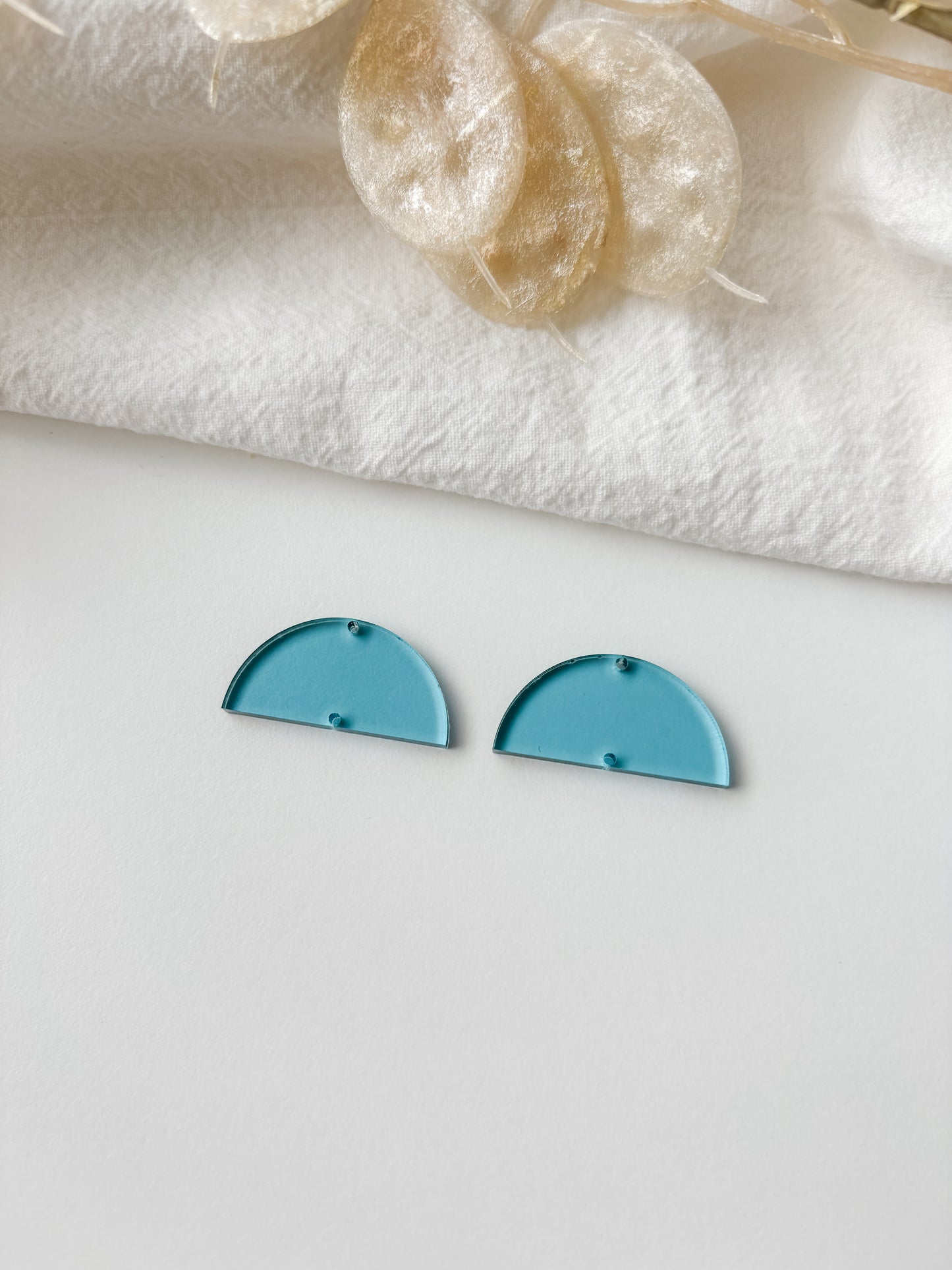 Jewelry divider blue transparent 15mm