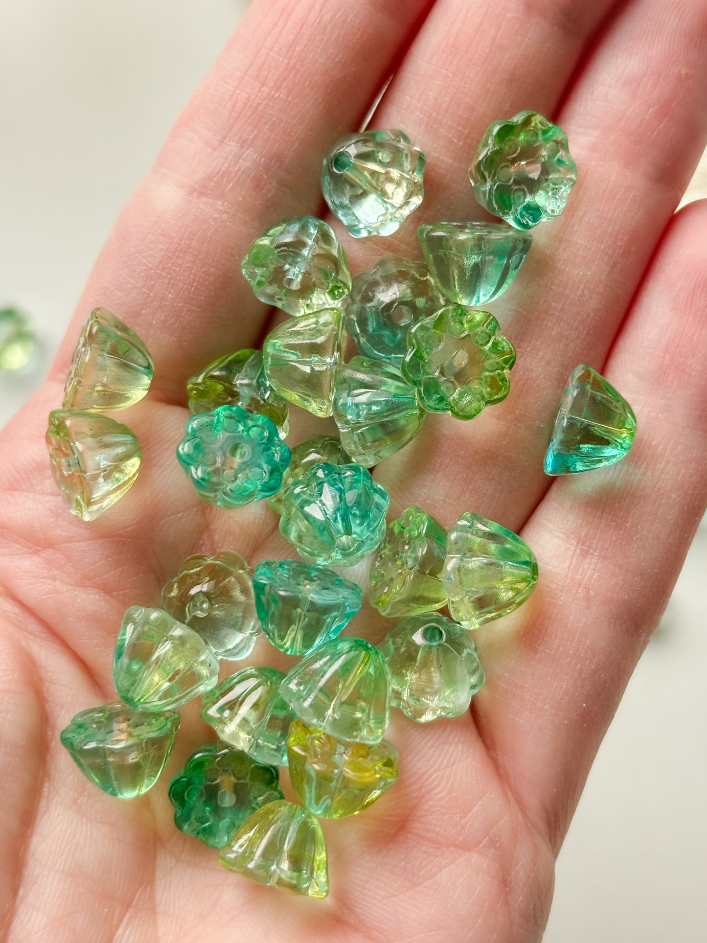 Glass bead flower 11x10.5x8mm, 6pcs