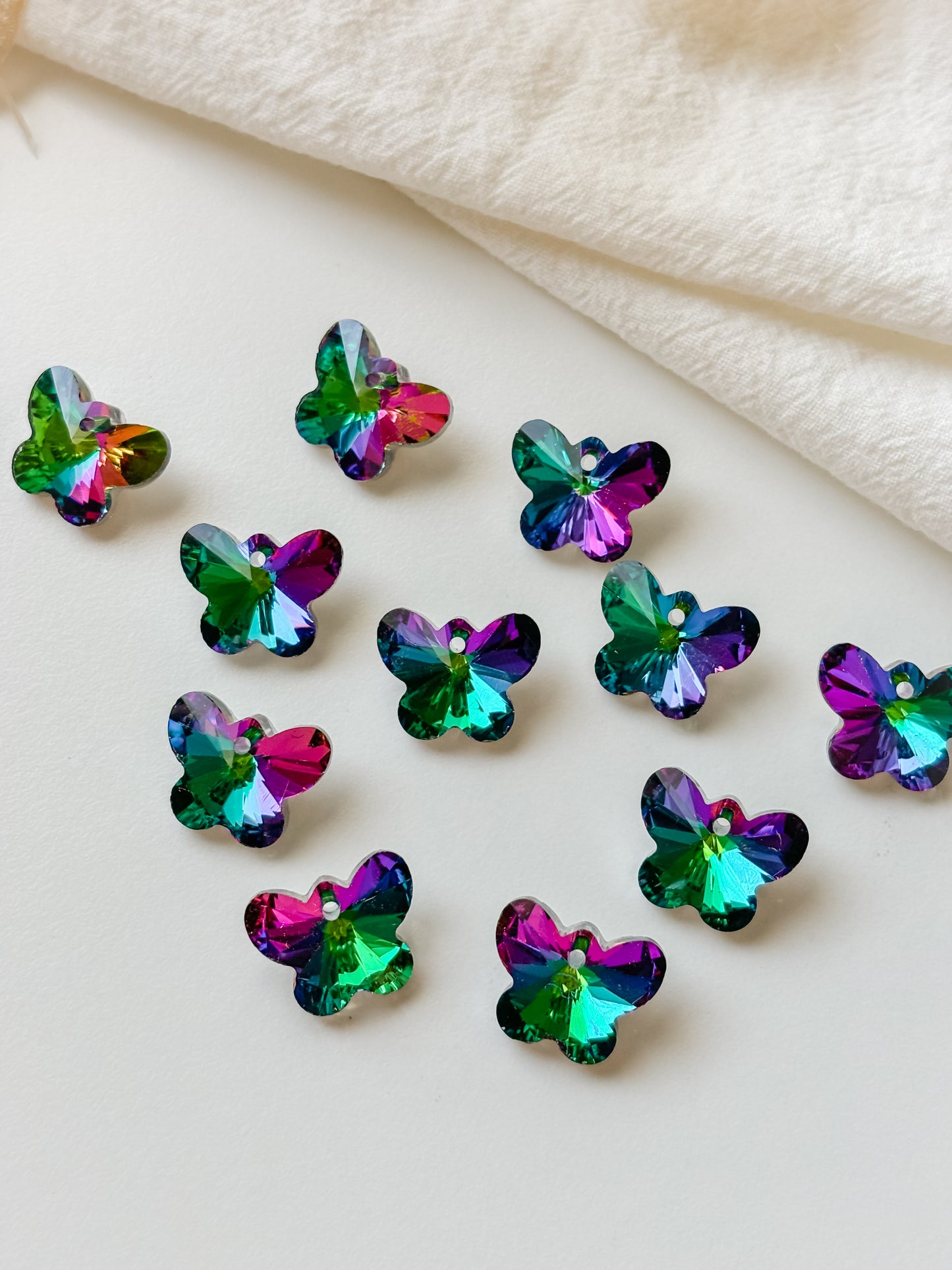 Glass pendant butterfly 14x17.5x9mm, 1pc