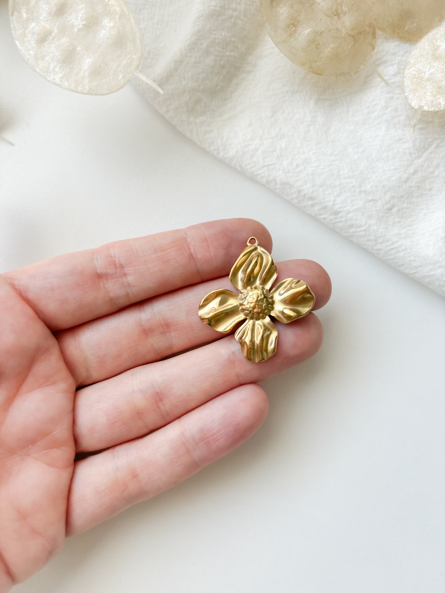 Pendant flower 32x29x3mm, RST304, 1pc