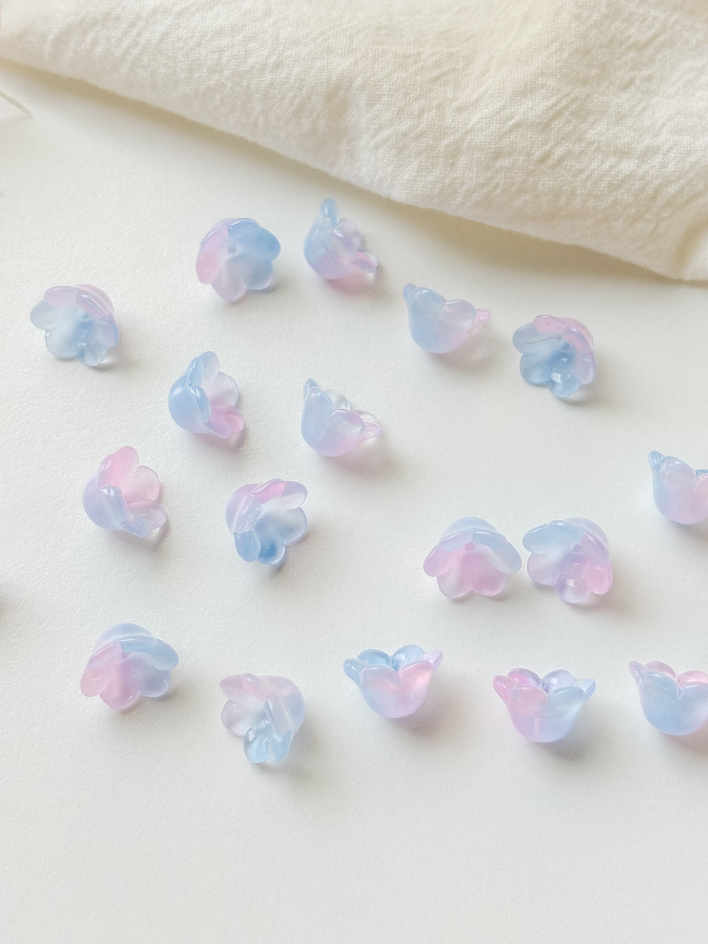 Glass bead flower 12x8mm, 10pcs