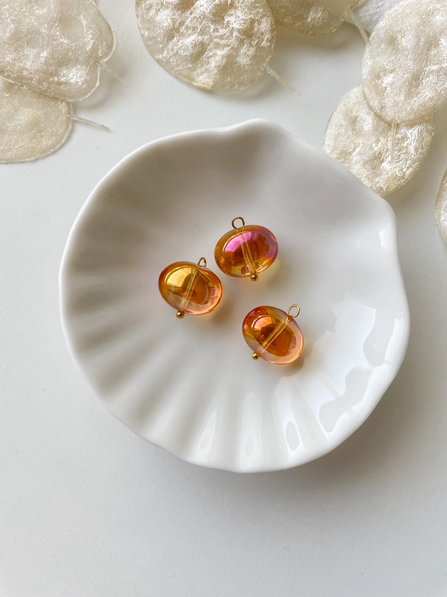 Oval pendant, glass, 15.5x14mm, 1pc