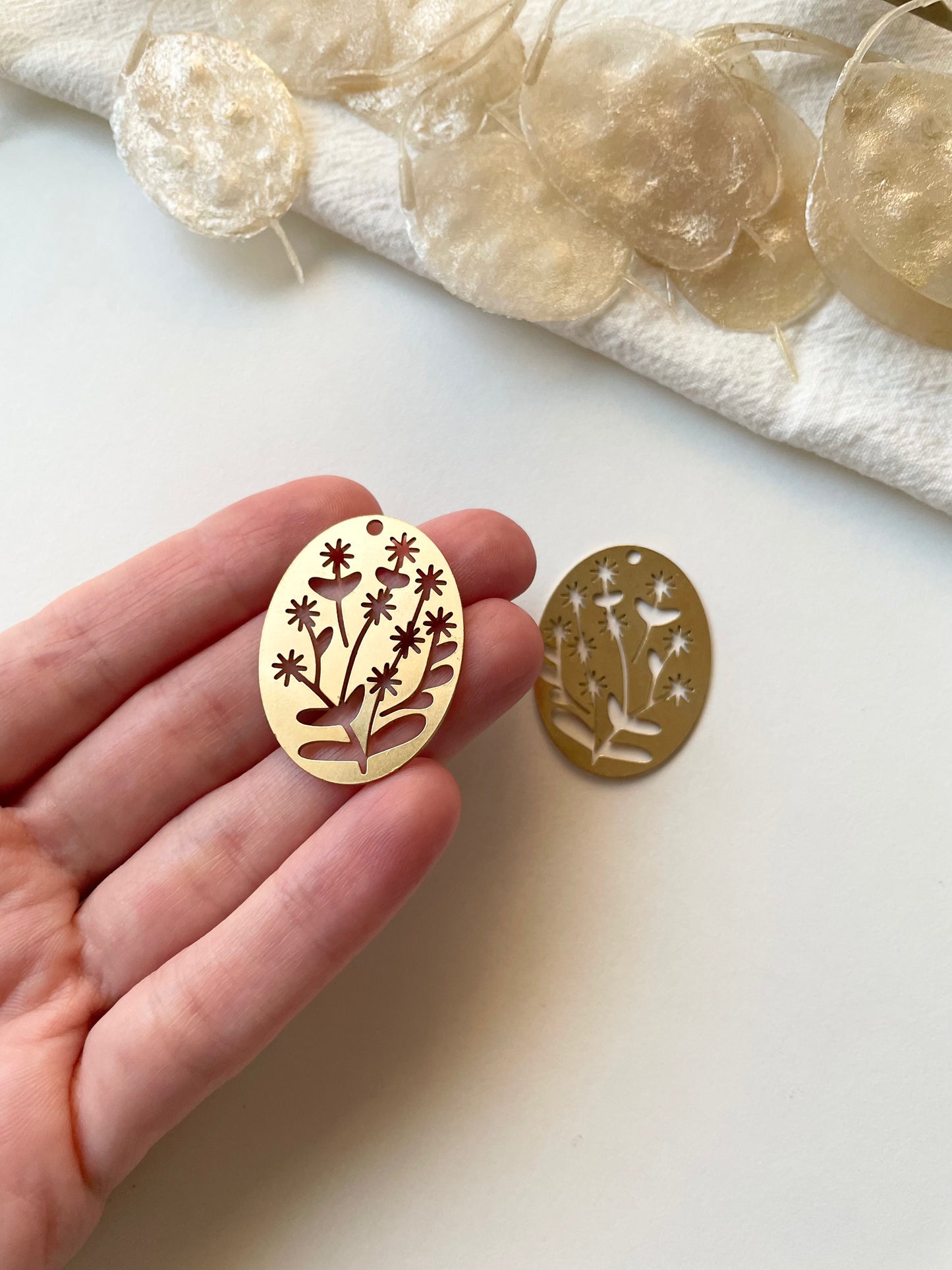 Pendant oval, 1pc