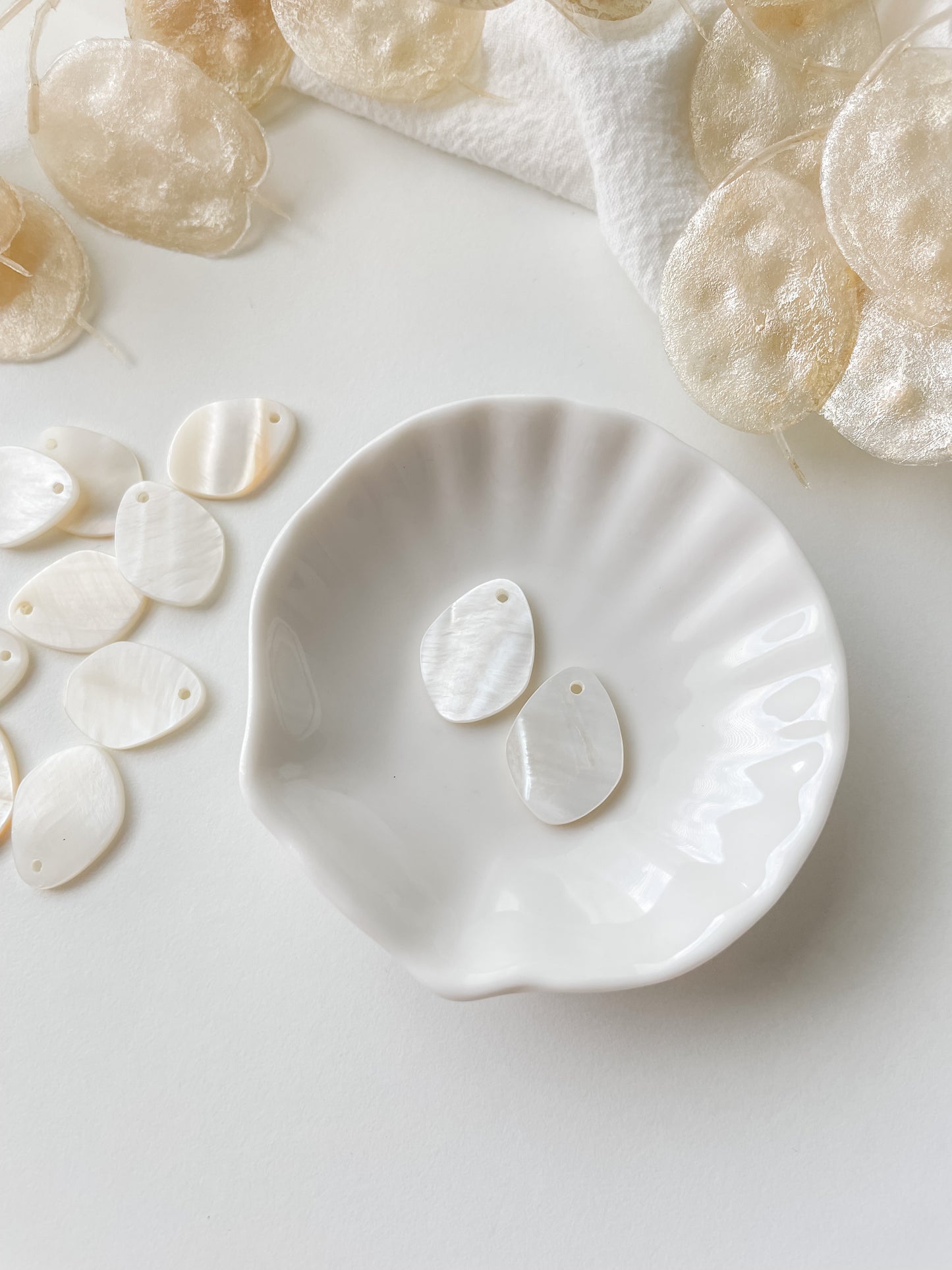 Pendant seashell, 20x15mm, 1pc