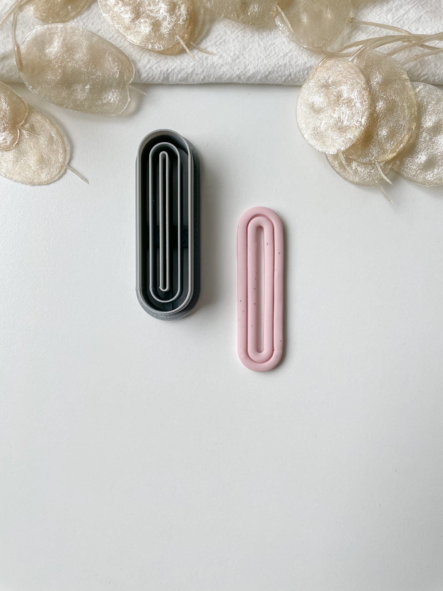 Oval mold, m253