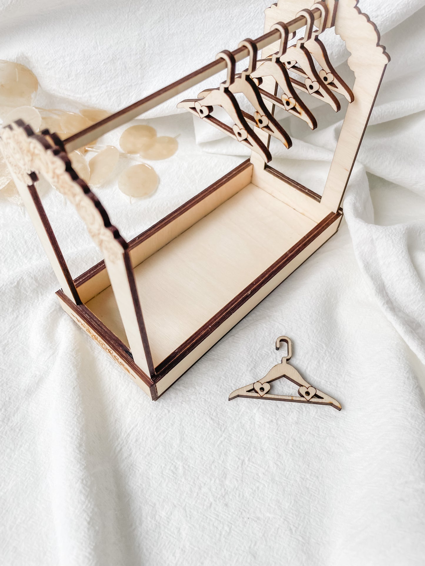 Earring rack with hangers