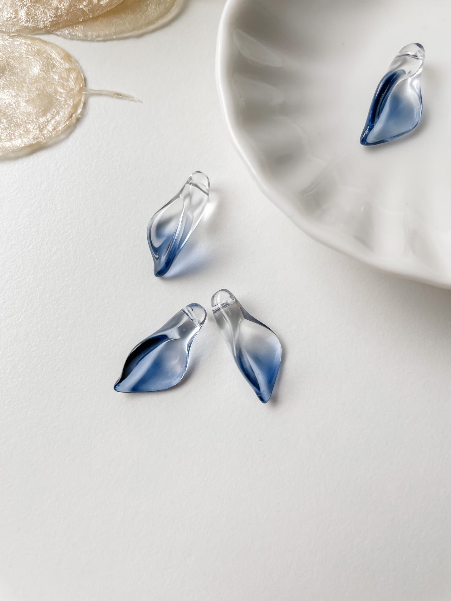 Pendant calla, glass pendant petal blue, 1pc