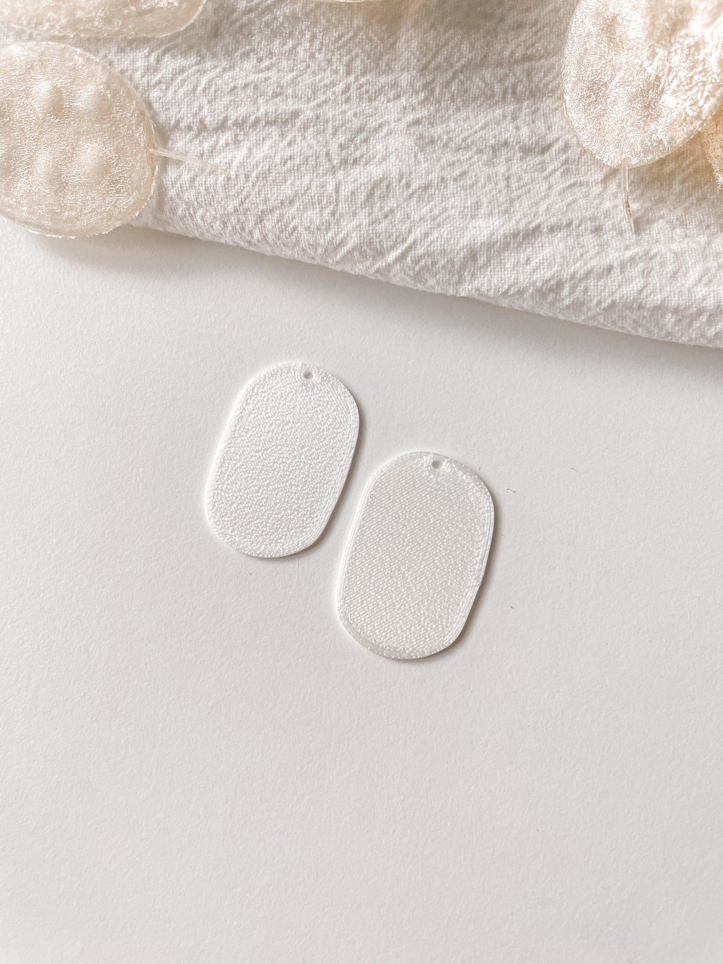 Hänge oval vit 1 par