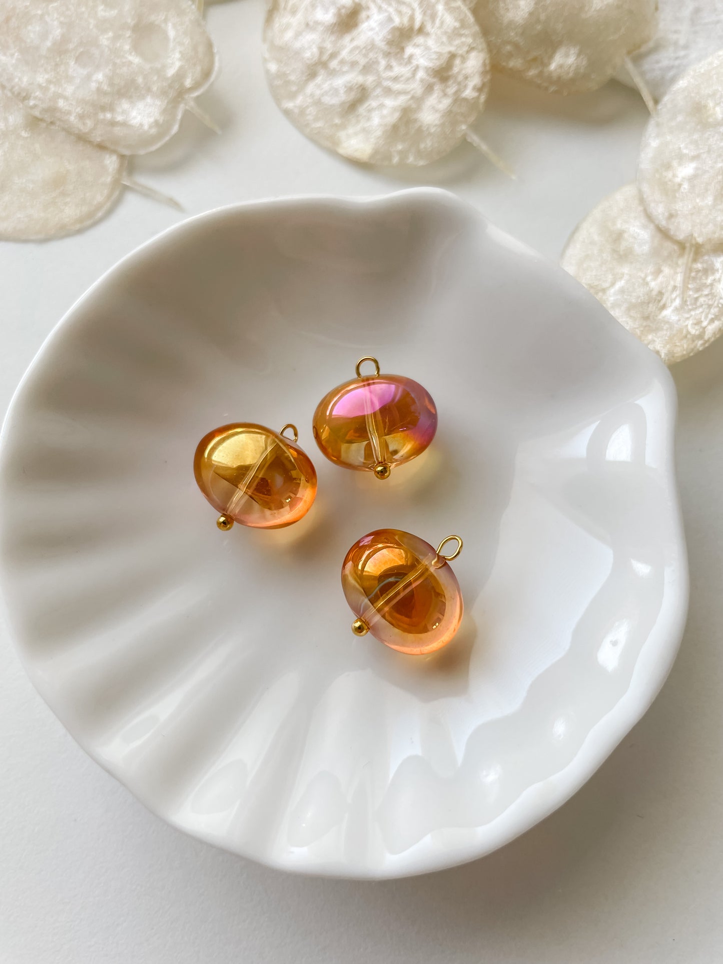 Oval pendant, glass, 15.5x14mm, 1pc