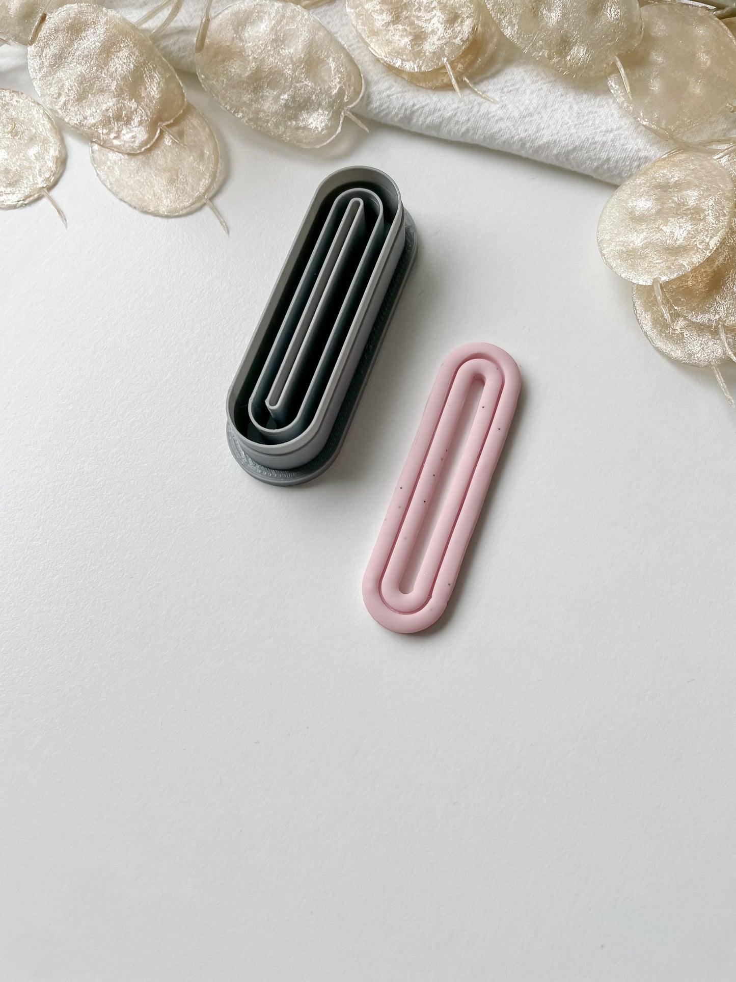 Oval mold, m253