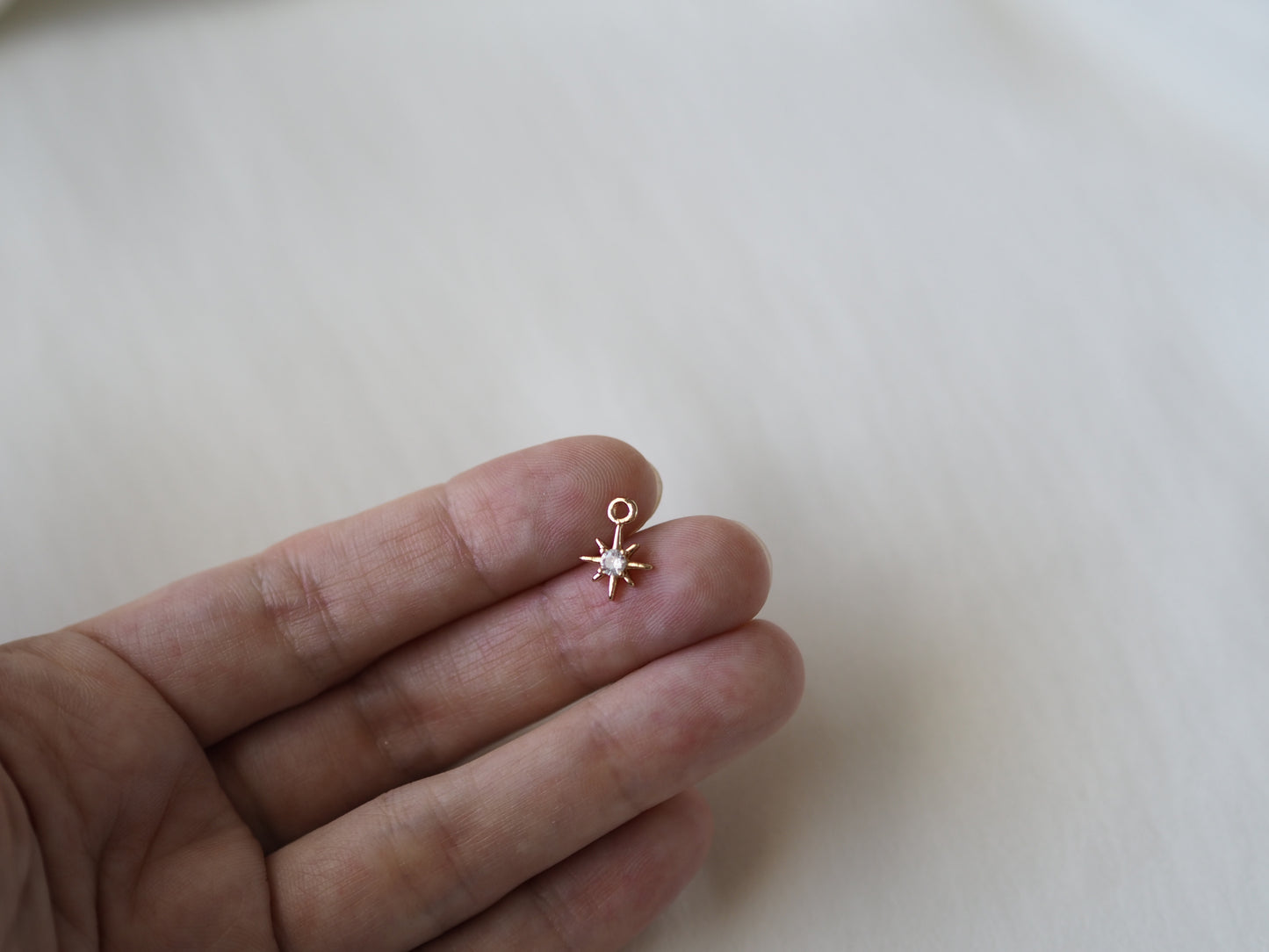 Pendant zirconia 12x8mm 1pc