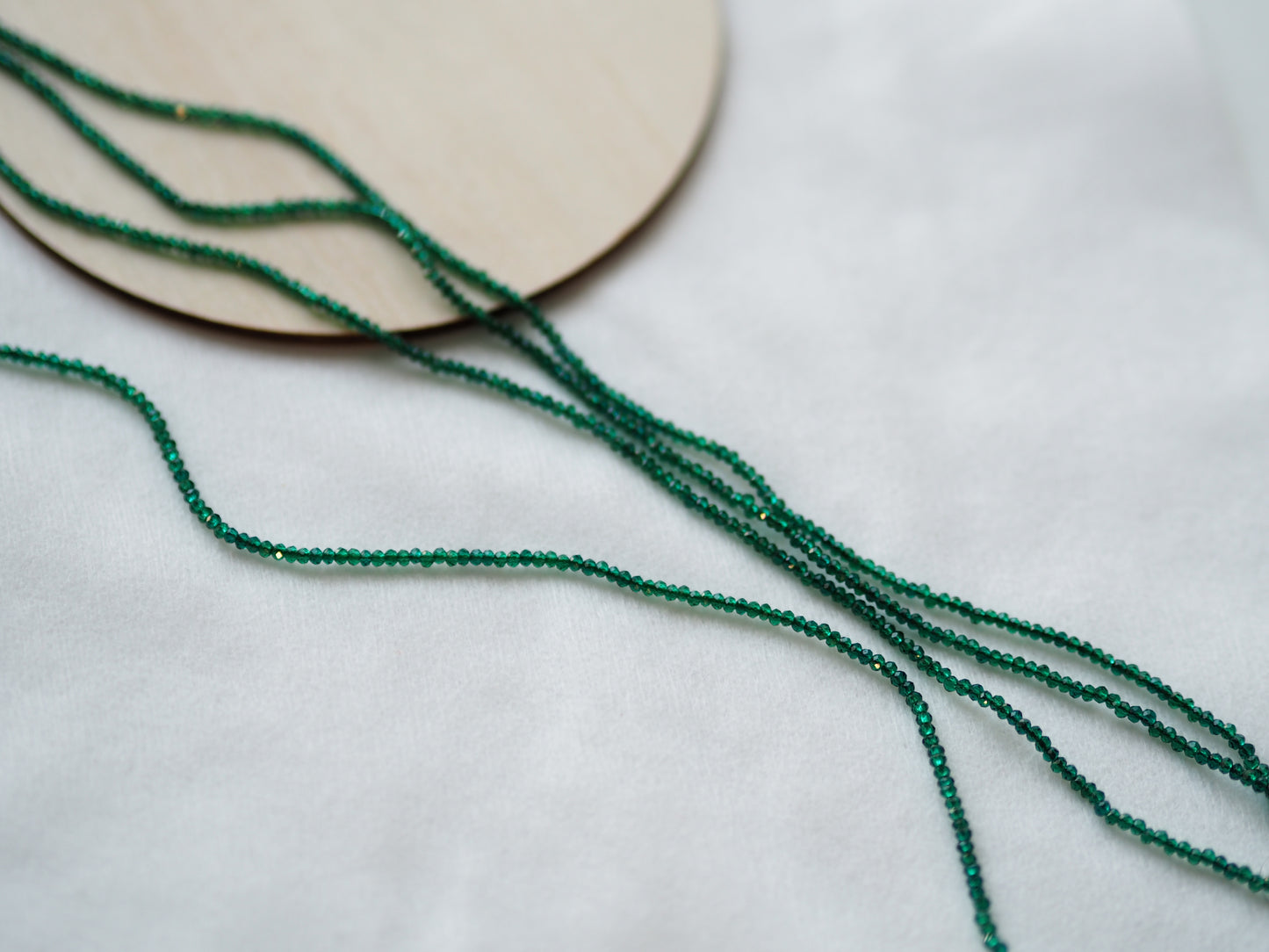 Vihreät lasihelmet 2mm