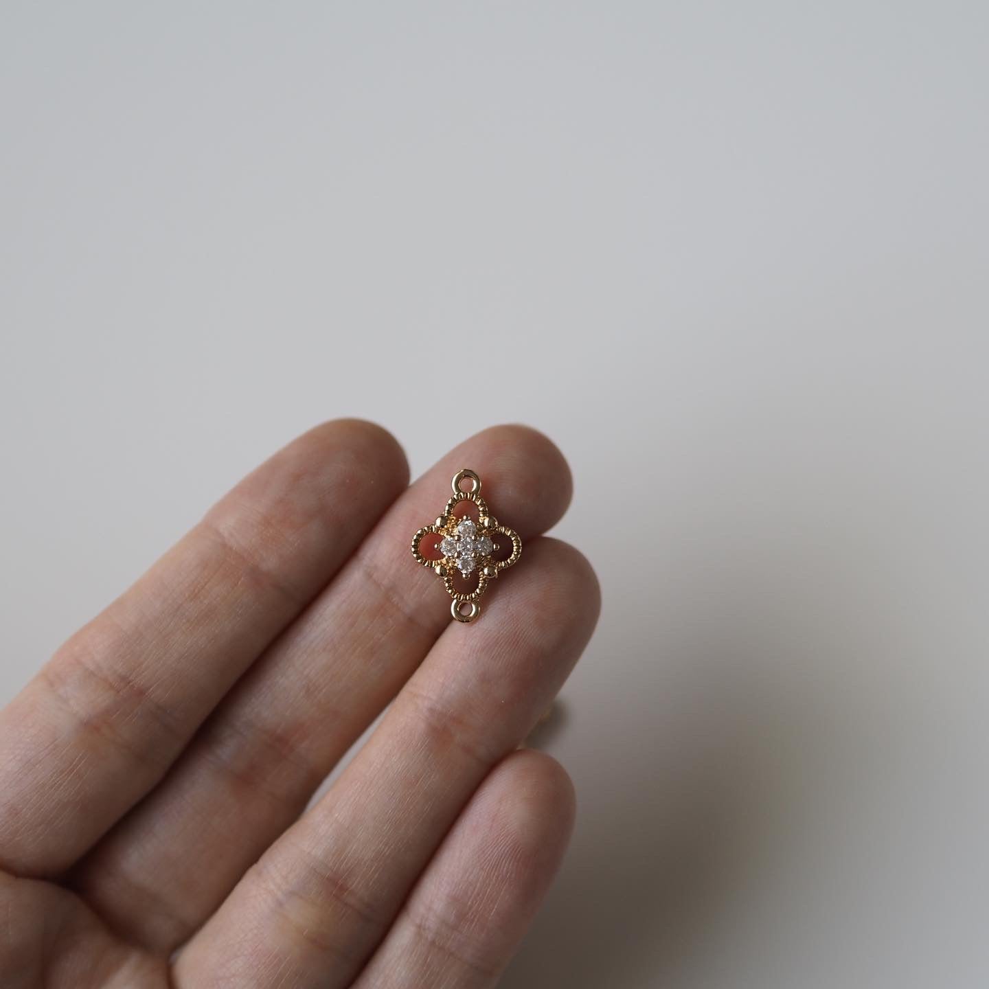 Smyckesavdelare hänge zirconia 12x17mm 1st