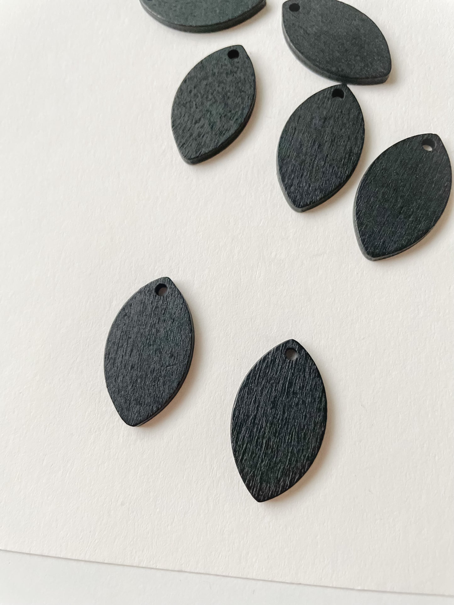 Wooden pendant black 32x18mm 6pcs