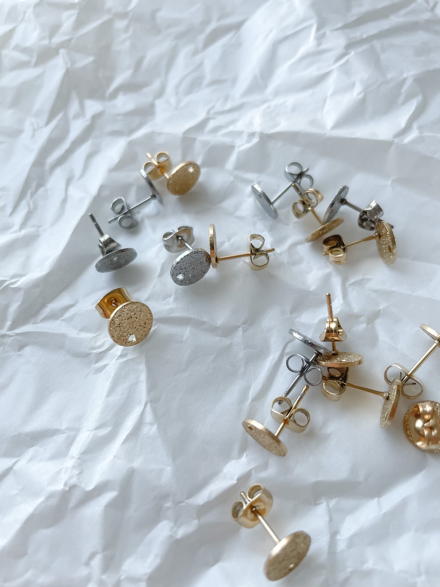 Earring stud textured gold/silver RST304 8x1mm 1pair