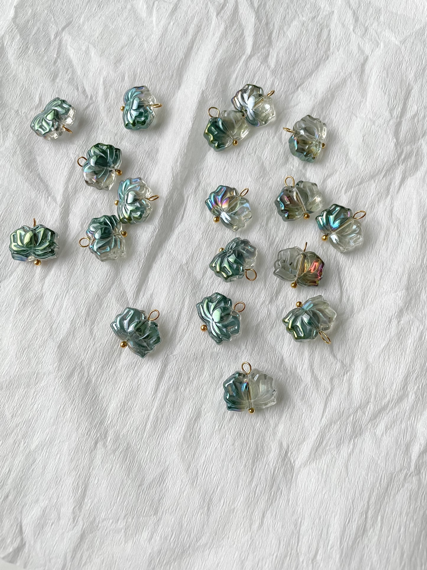 Pendant lotus, glass, 14x14x6.5mm 1pc