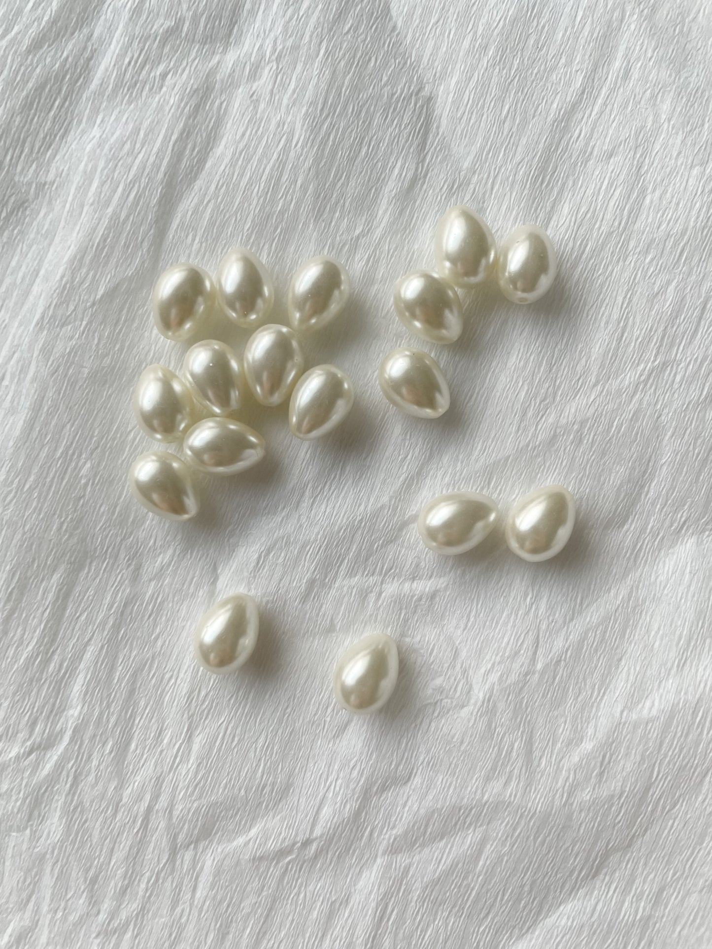 Glass bead drop white, 7x5mm, approx. 54pcs