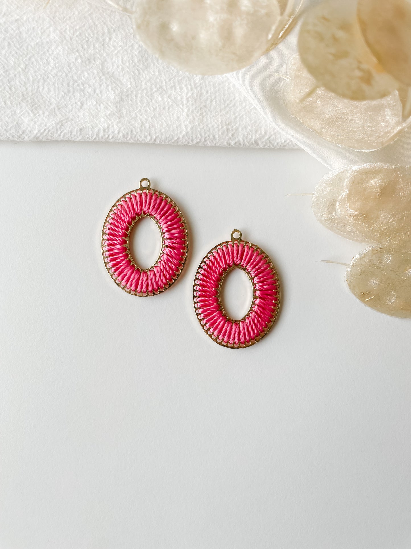 Pendant oval pink, 43x32mm 1pc