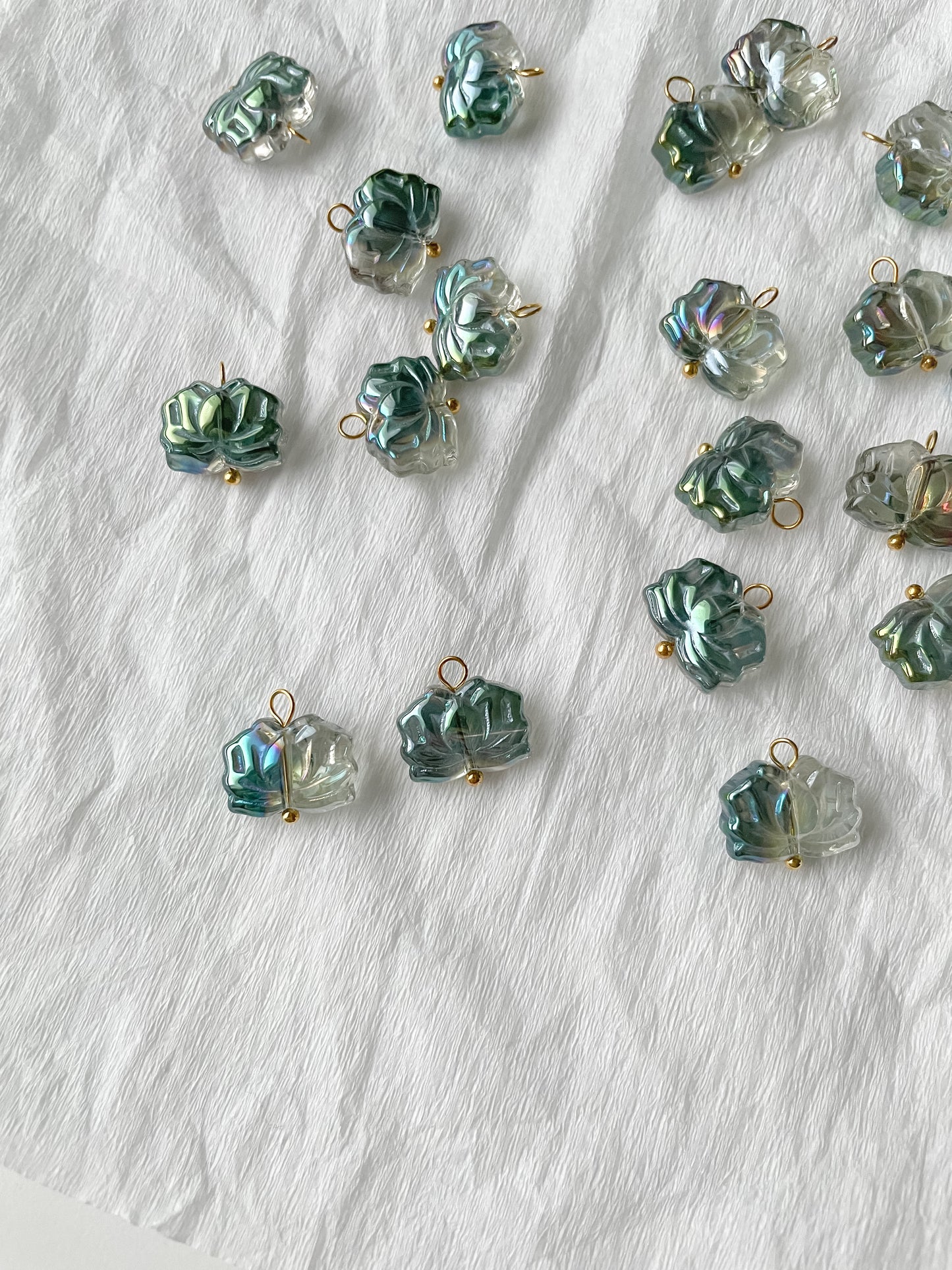 Pendant lotus, glass, 14x14x6.5mm 1pc
