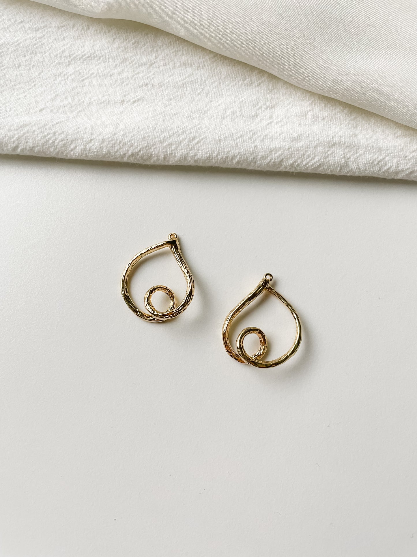 Hänge 18k guldpläterad 25x21mm 1st