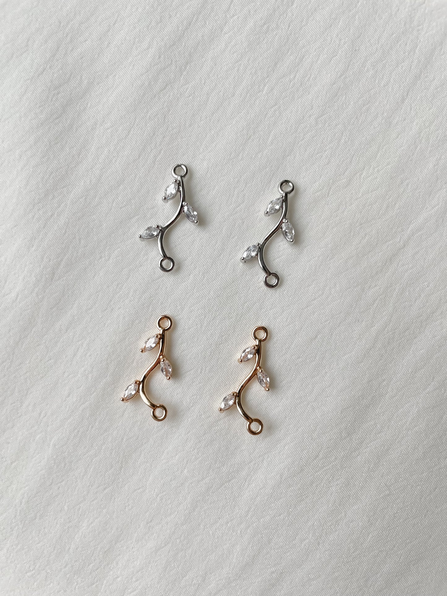 Jewelry divider zirconia 9x20mm 1pc