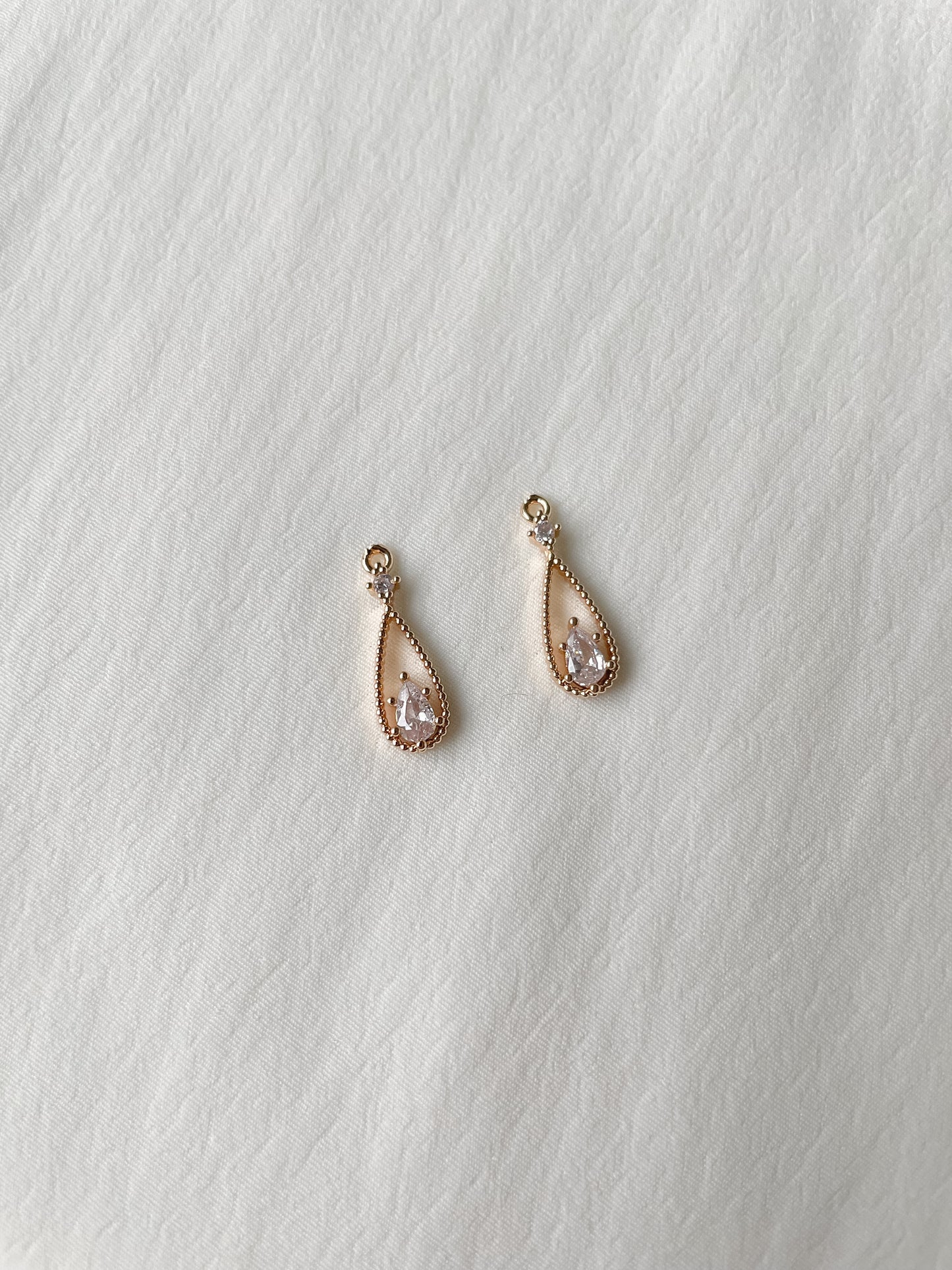 Riipus zirkonia 6x18mm 1kpl