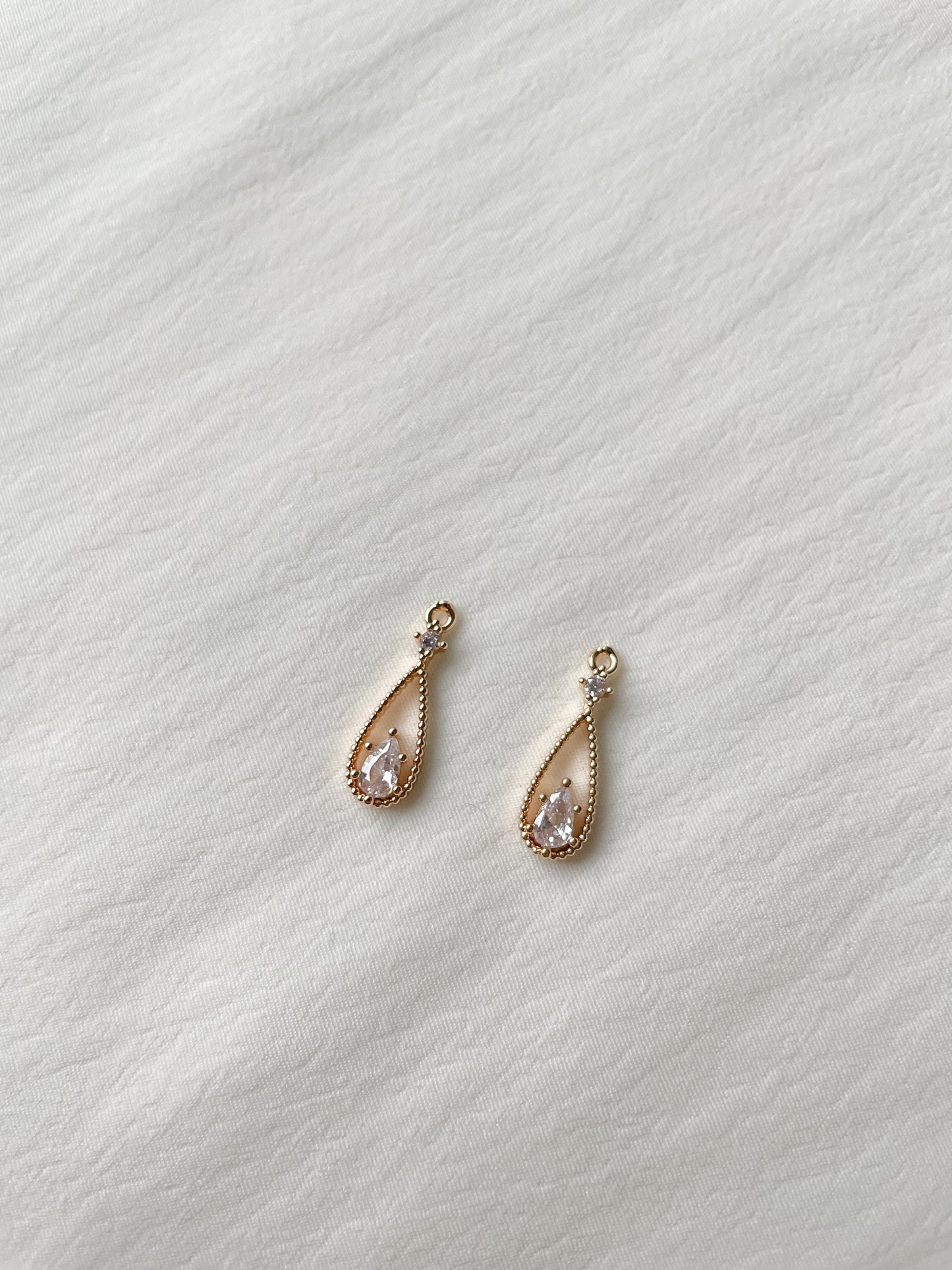 Riipus zirkonia 6x18mm 1kpl
