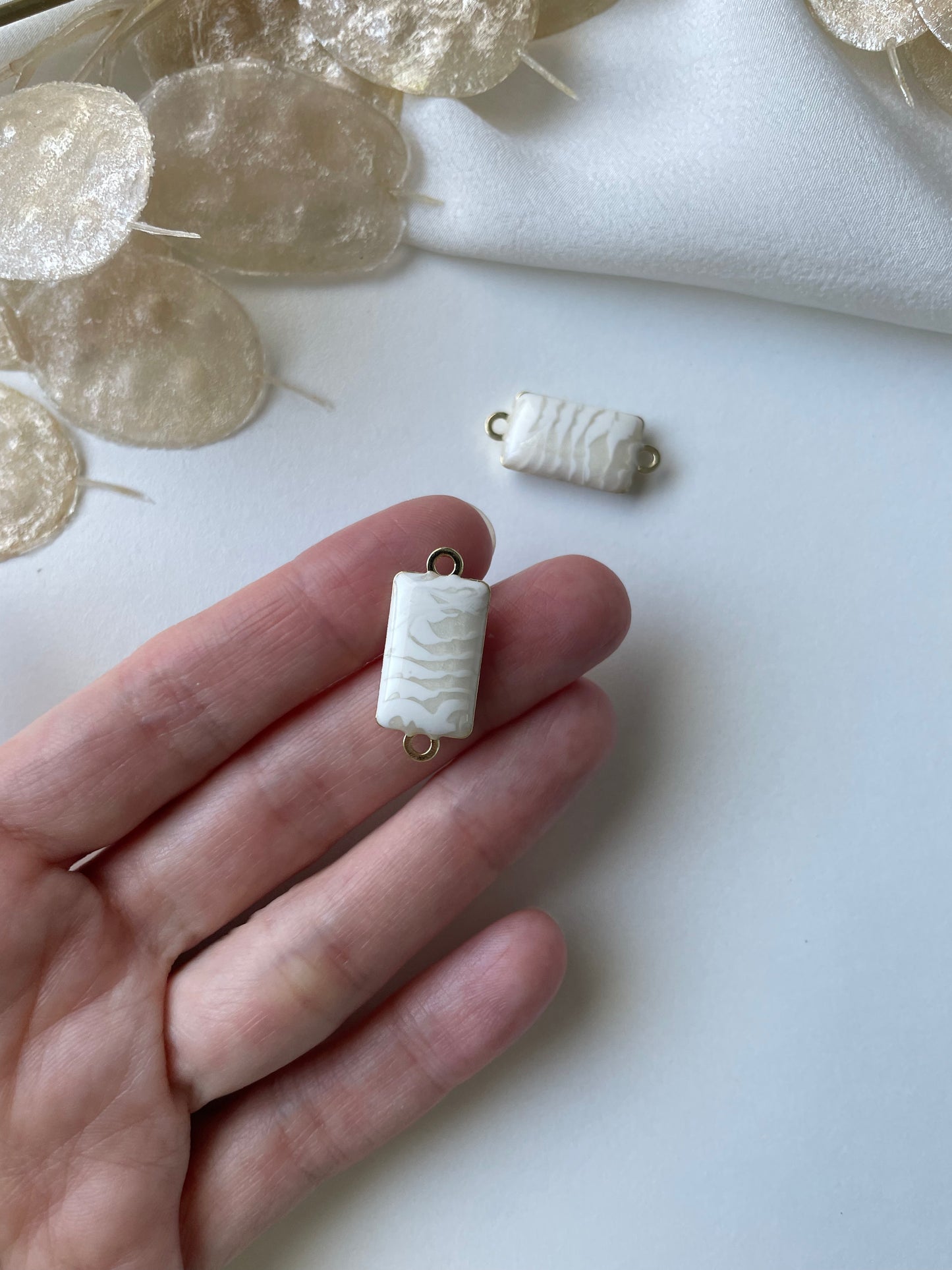 Jewelry divider white, 23x11mm, 1pc