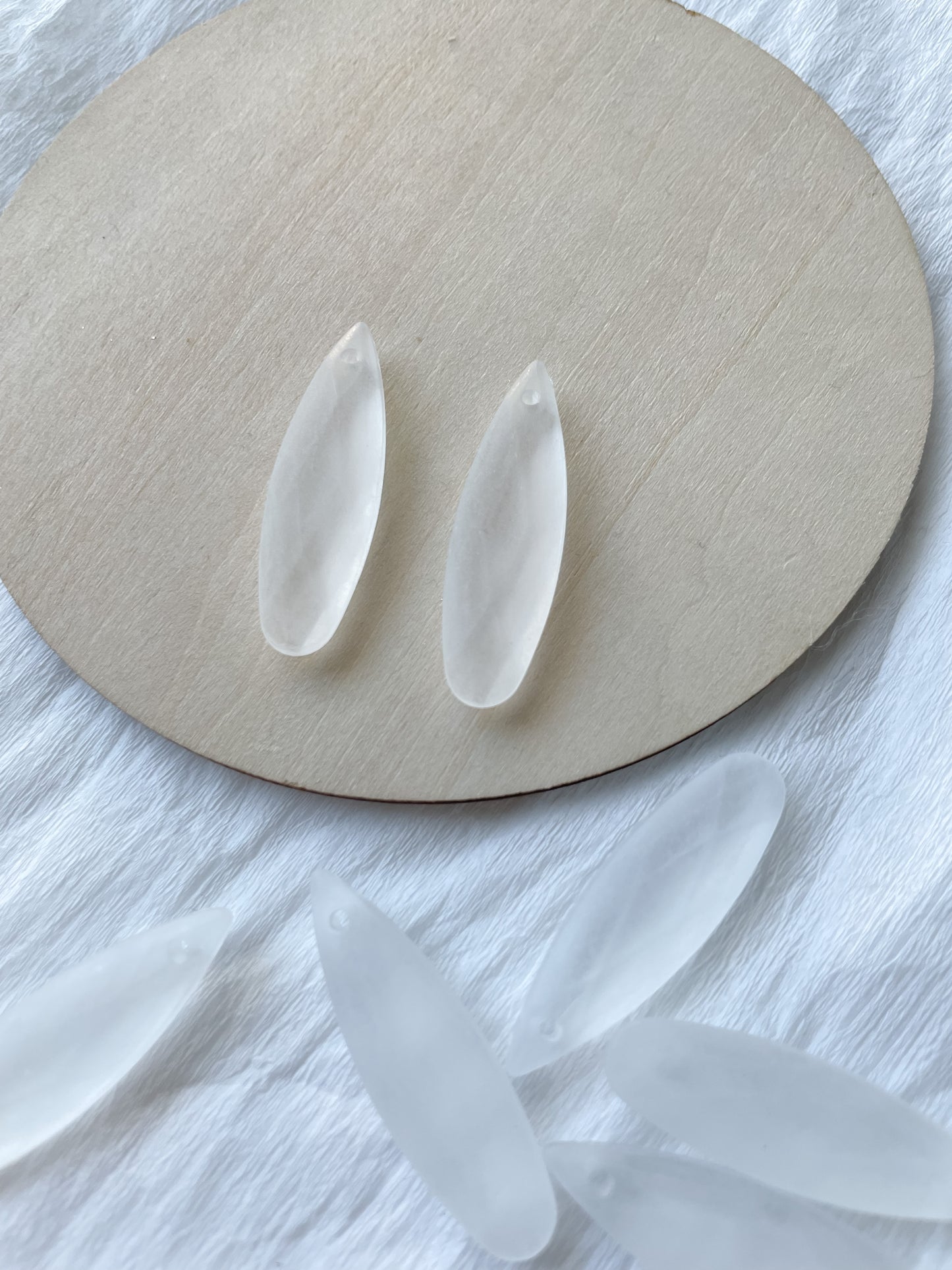 Pendant 34x11mm matte 1pc