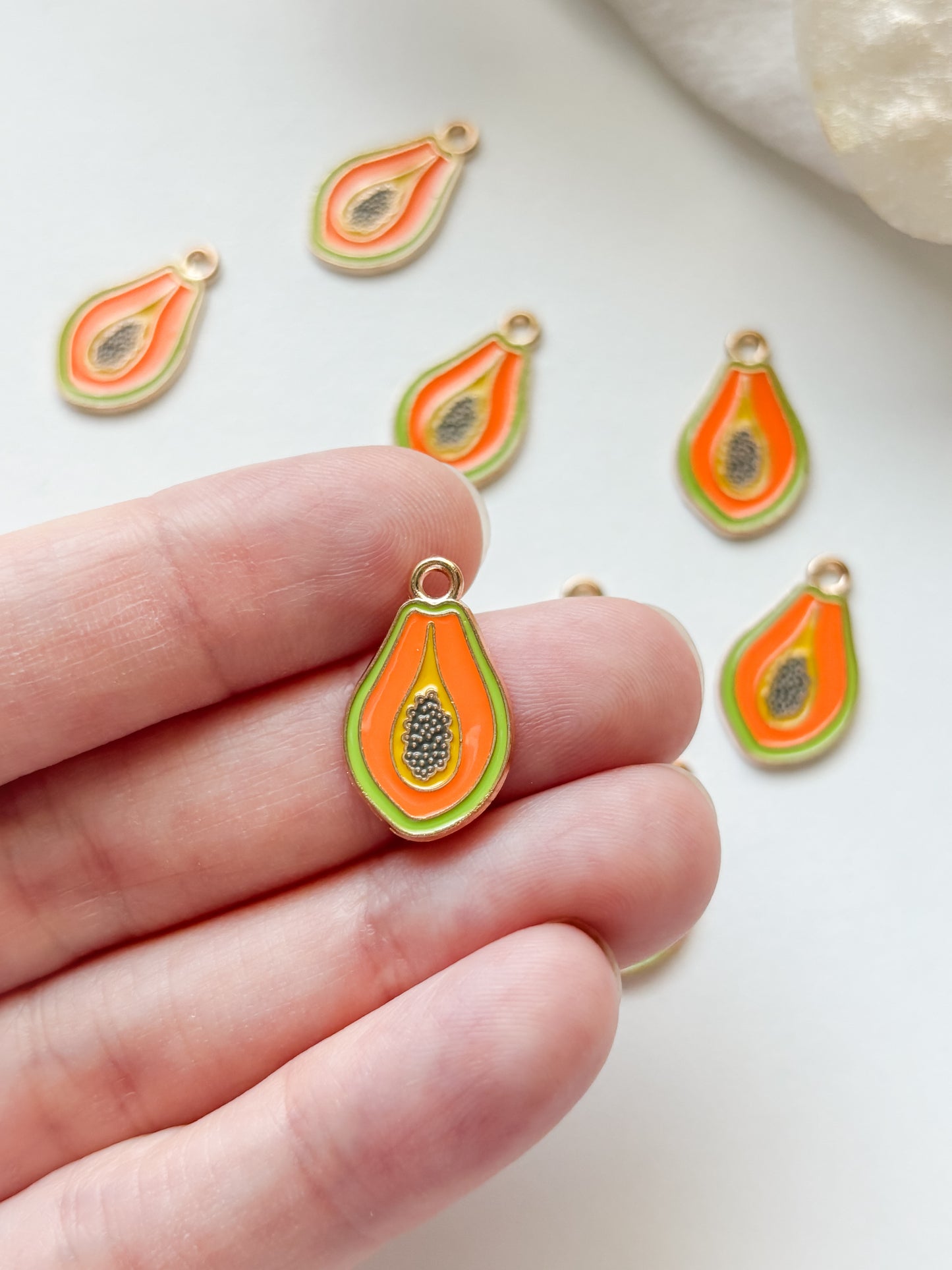 Riipus papaya 20x12.1x1mm, 1kpl