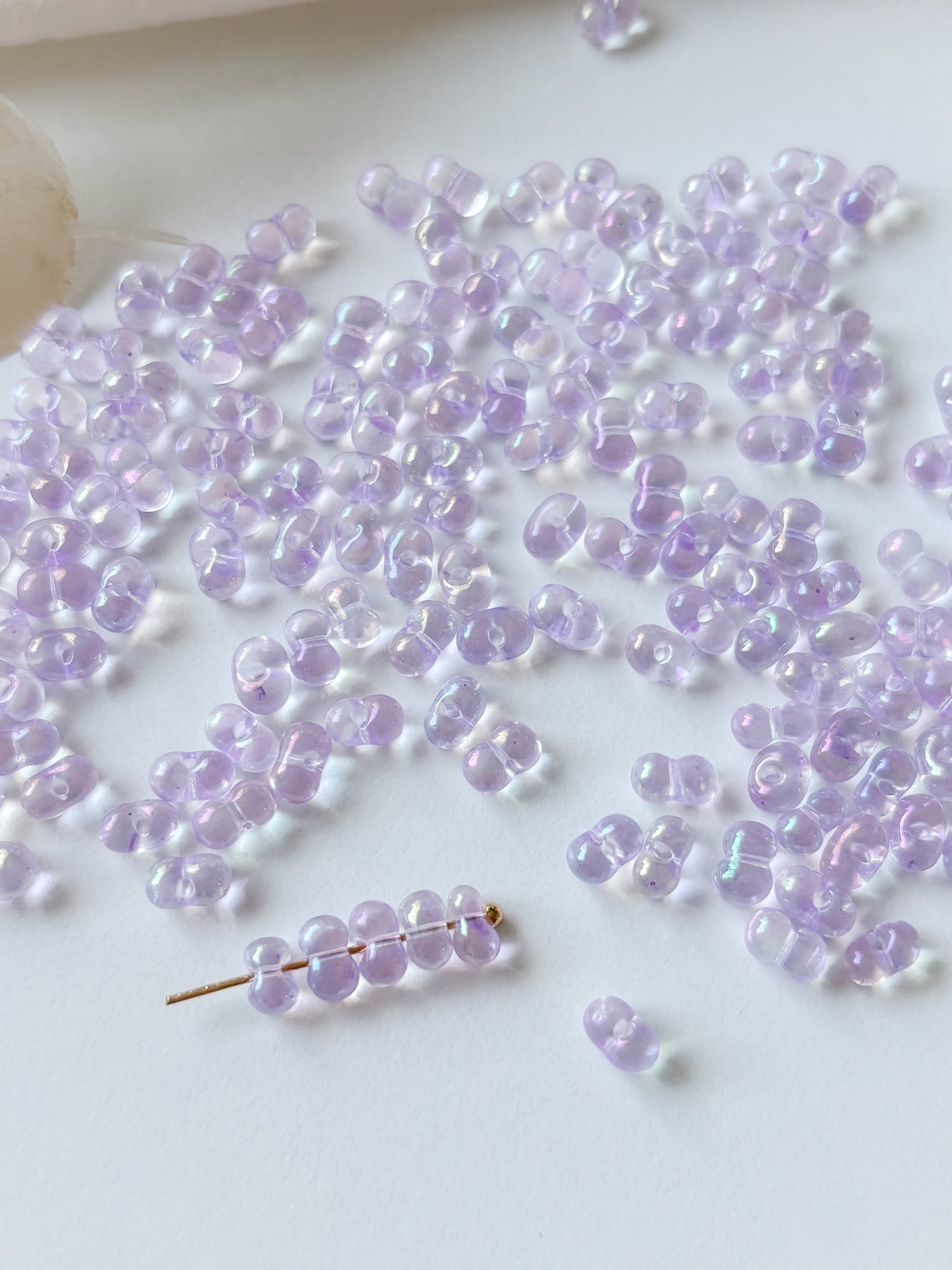 Lasihelmi 5.5~6x3~3.5x3mm, liila, 50kpl