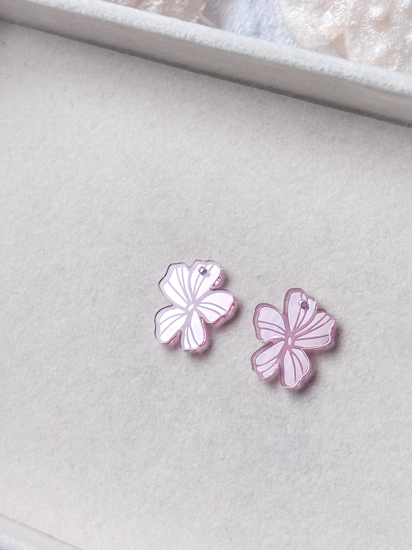 Riipus kukka 20mm, 1pari (eri värejä)