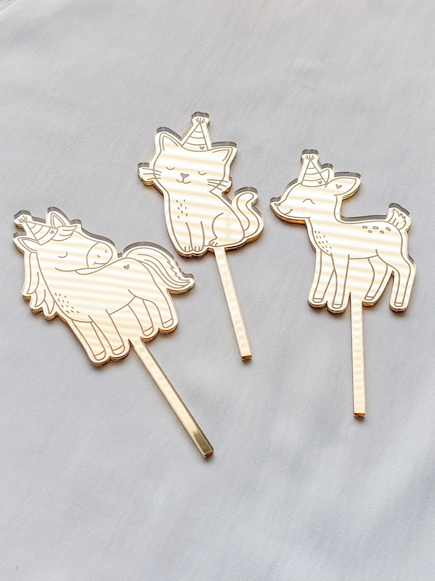 Kakkukoriste eläimet 3kpl (eri värejä)