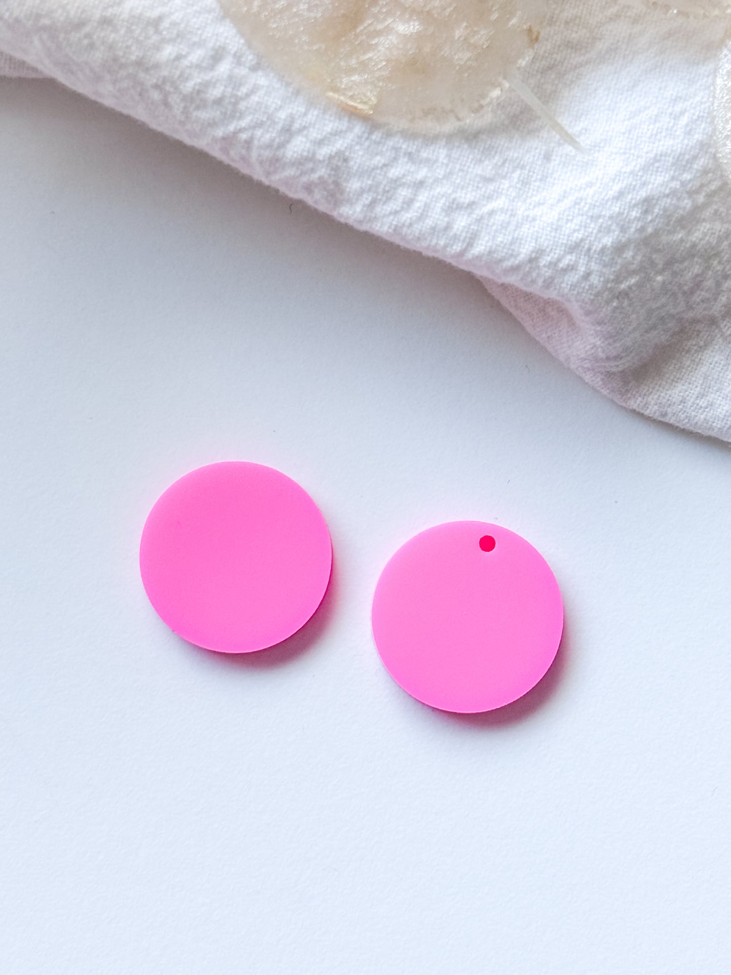 Riipus ympyrä 20mm, 1pari (eri värejä)