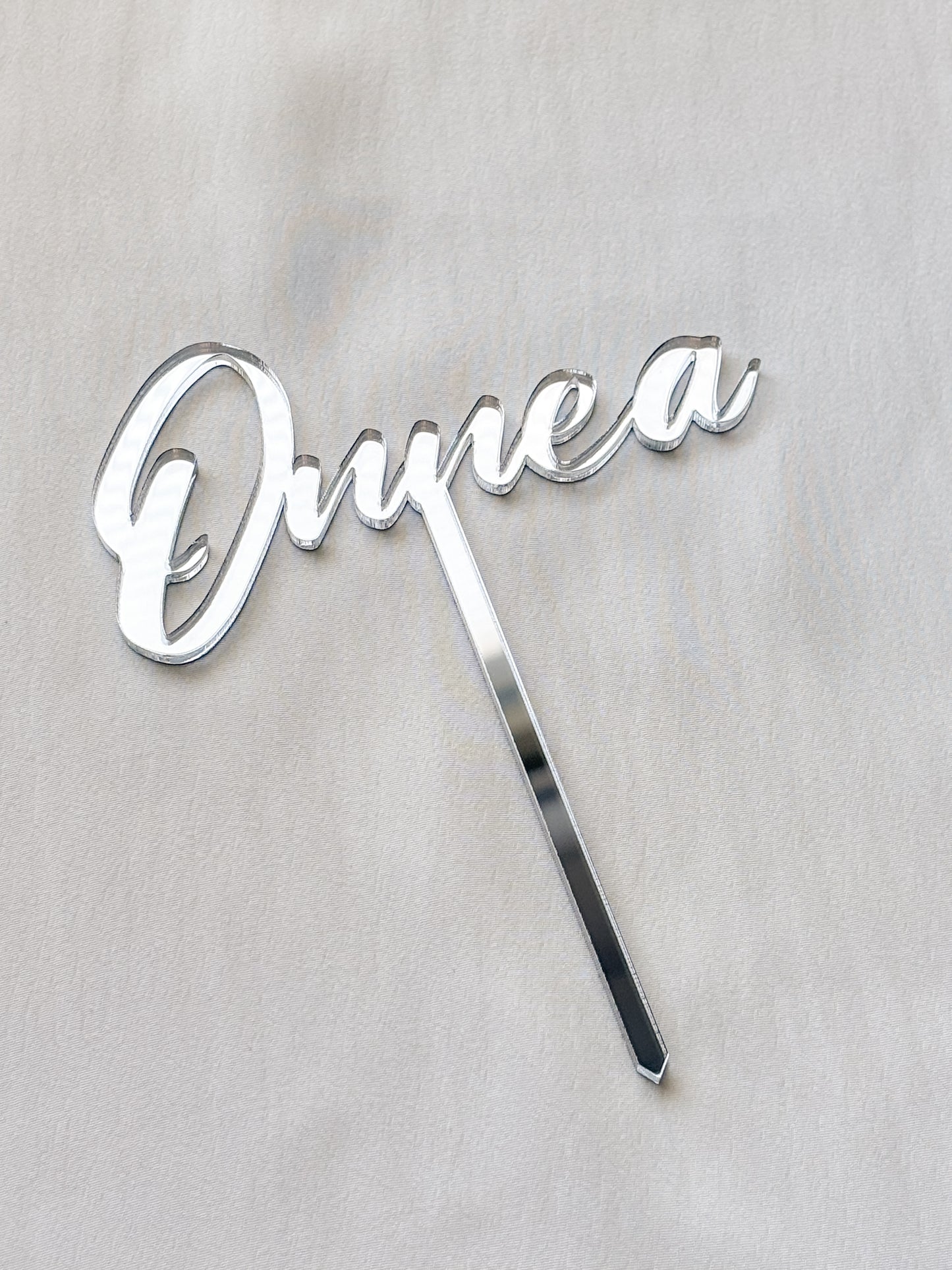 Kakkukoriste Onnea (eri värejä)