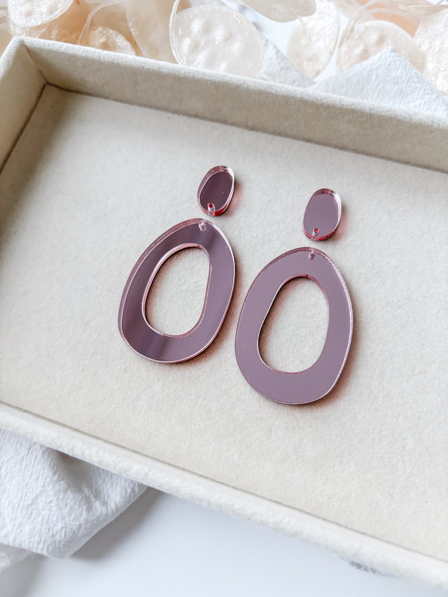 Pendant set 67mm, 1 pair (different colors) 