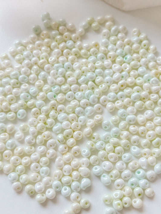 Lasihelmi 4mm, 50kpl