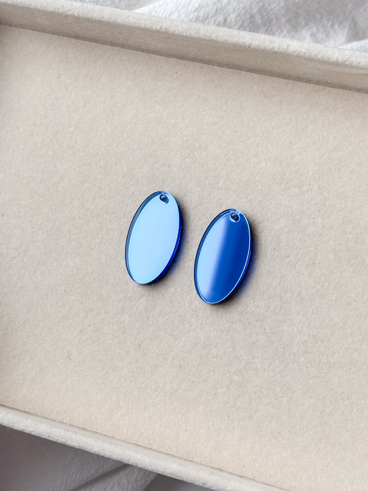 Riipus ovaali 30mm, 1pari (eri värejä)