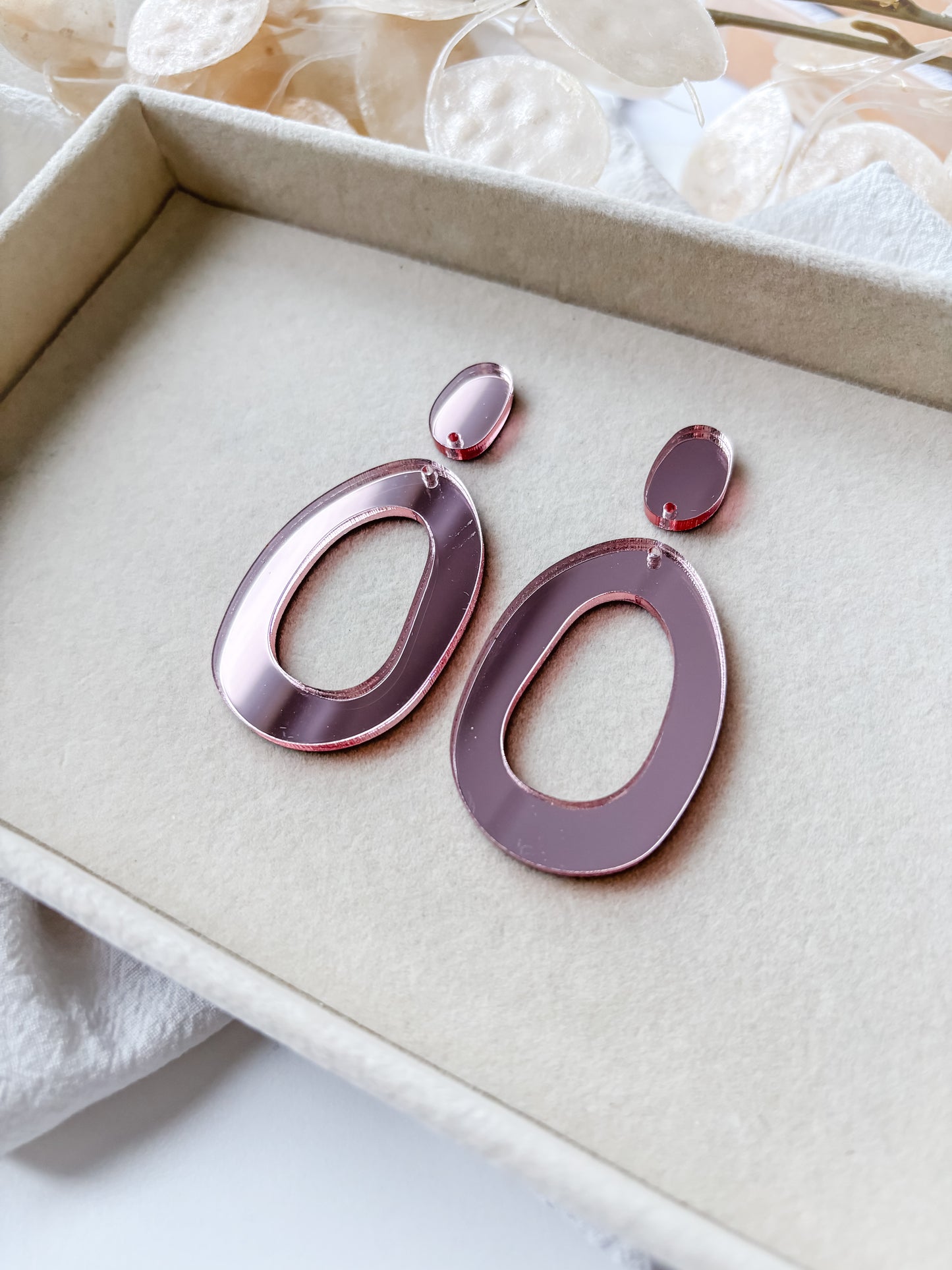 Pendant set 67mm, 1 pair (different colors) 