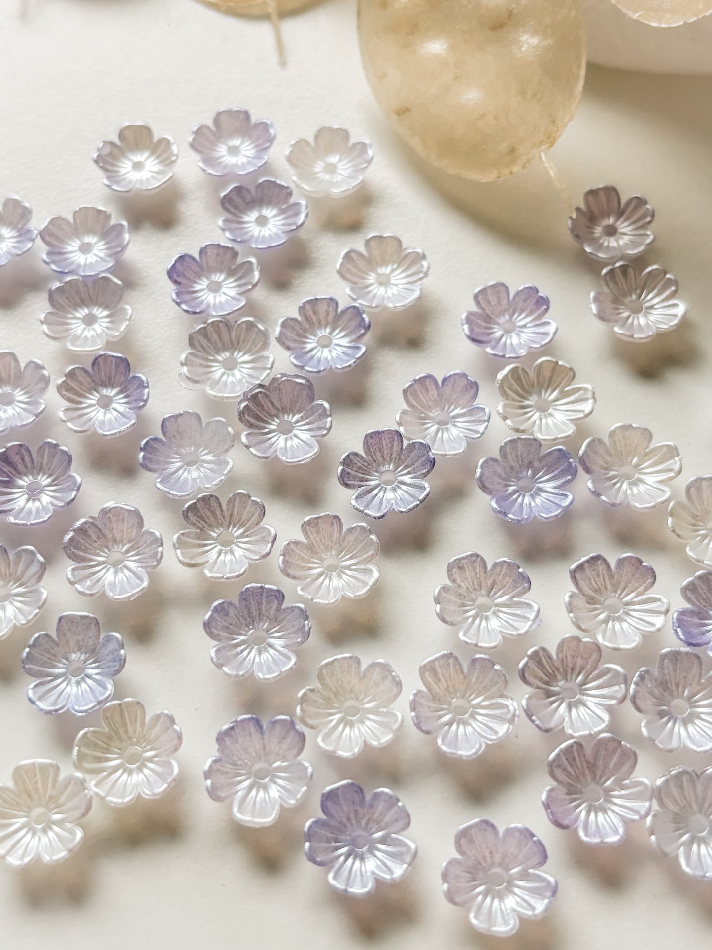 Akryylihelmi 11x11x4mm, 20kpl