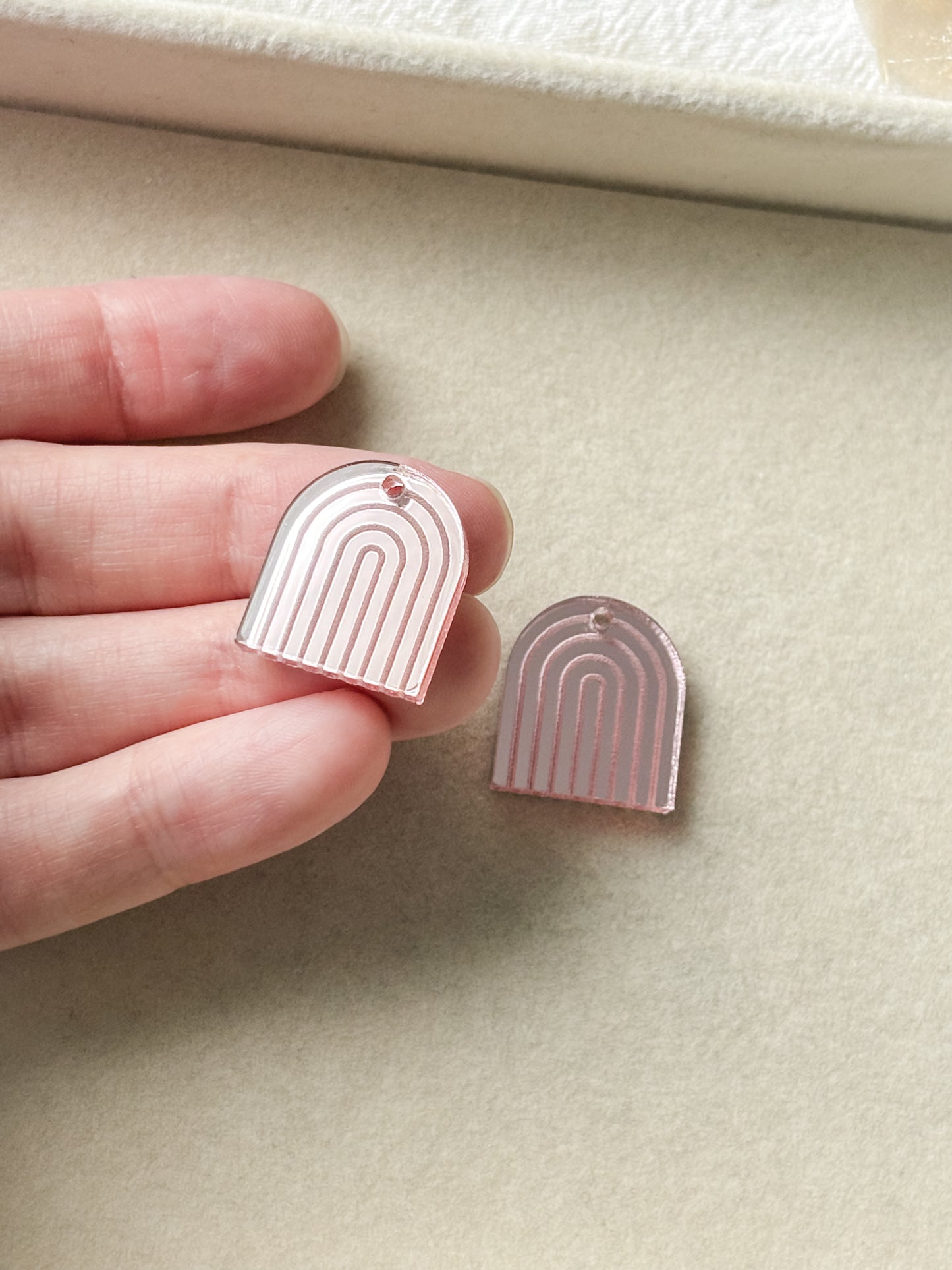 Riipus kaari 20mm, 1pari (eri värejä)